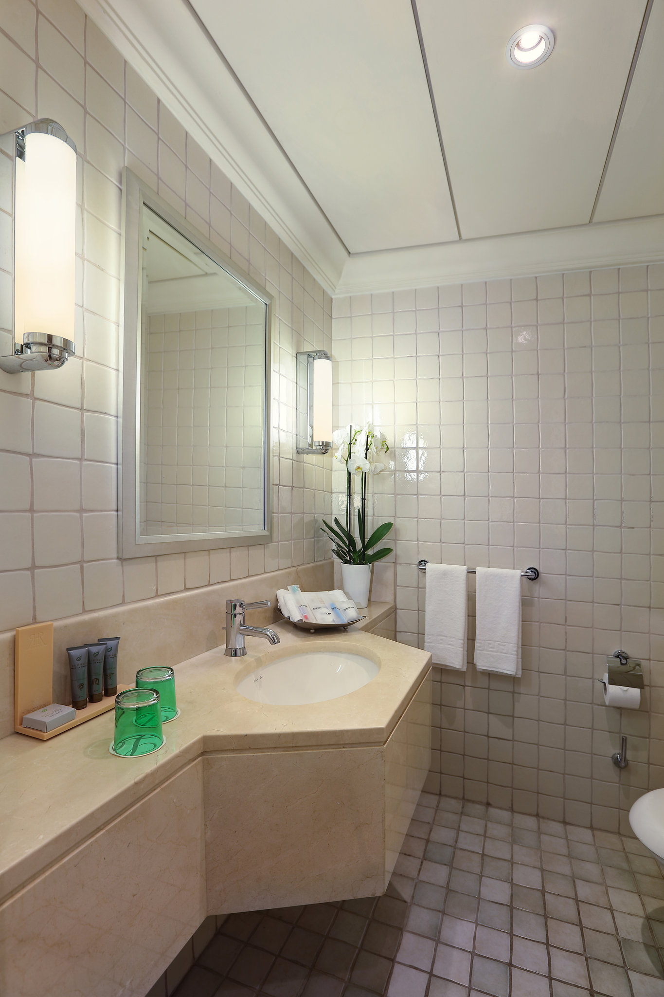 Three_Bedroom_Appartment_-3BA-bathroom2_S