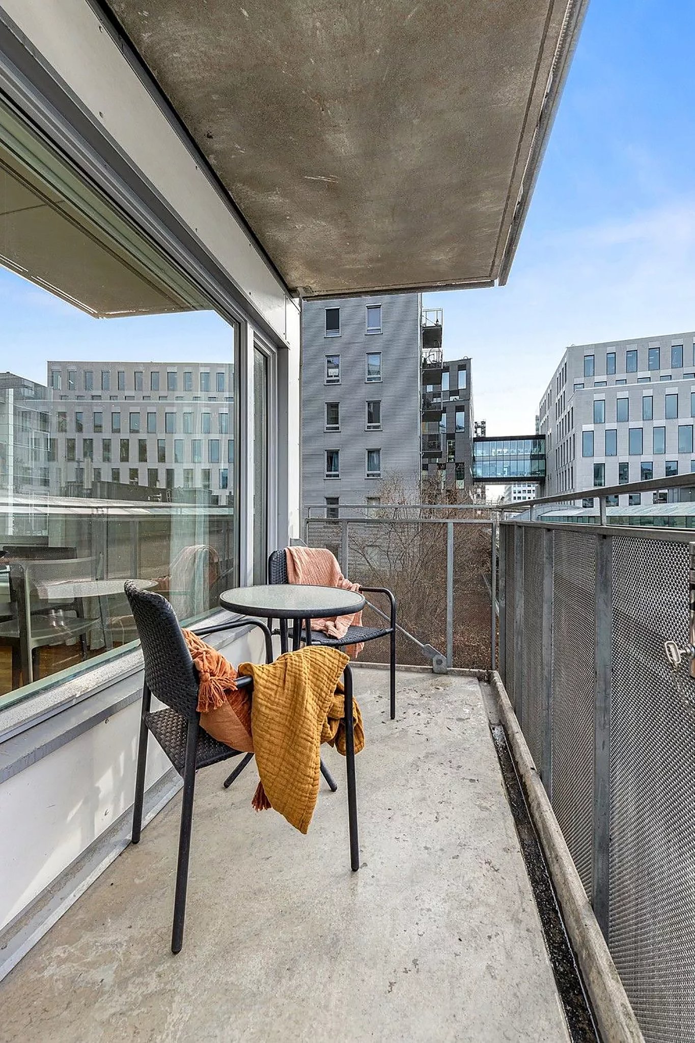 Two_Bedroom_Apartment_Three-Four_Persons6_S