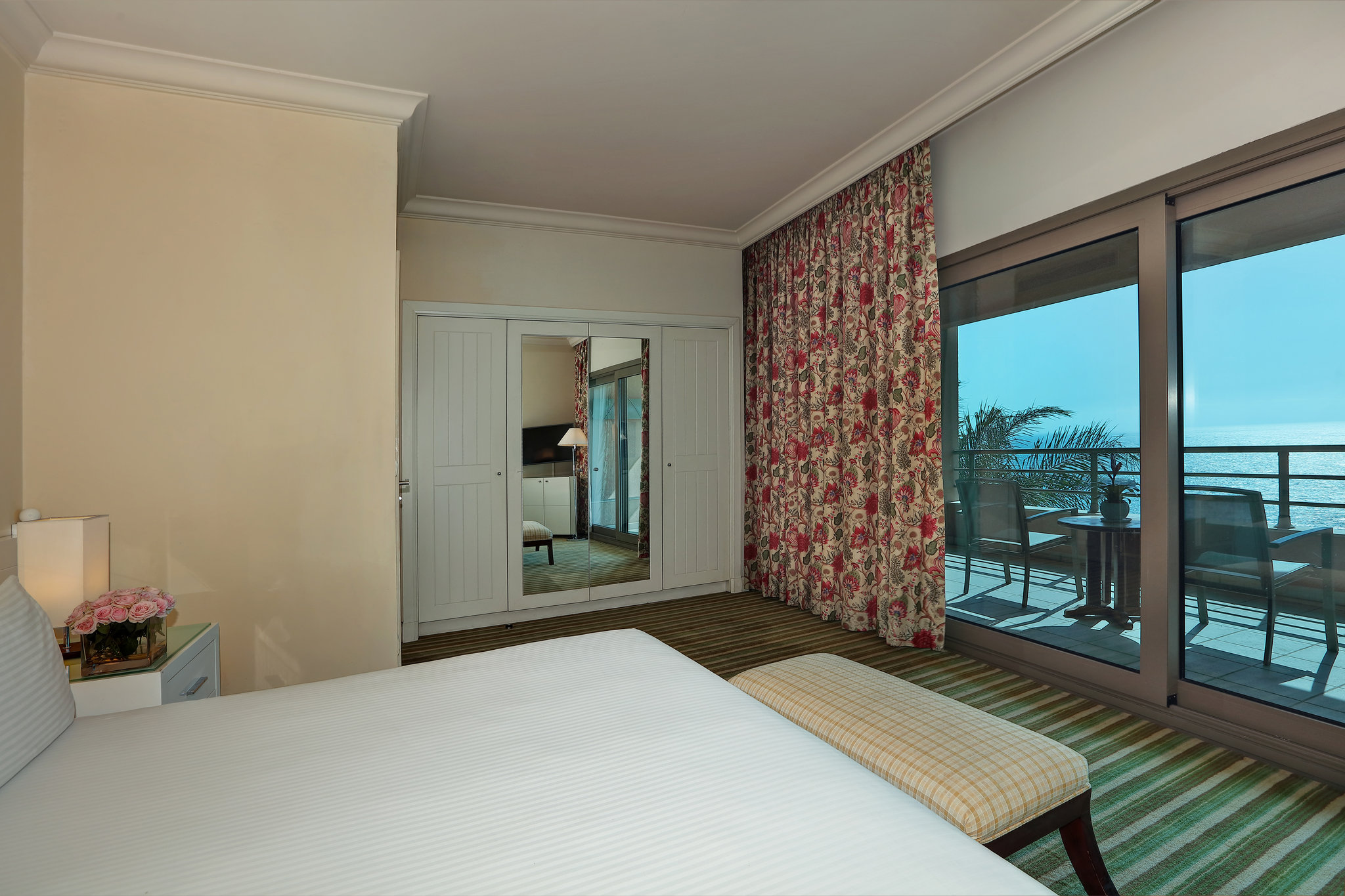 Junior_Suite-JNR-room_view_S