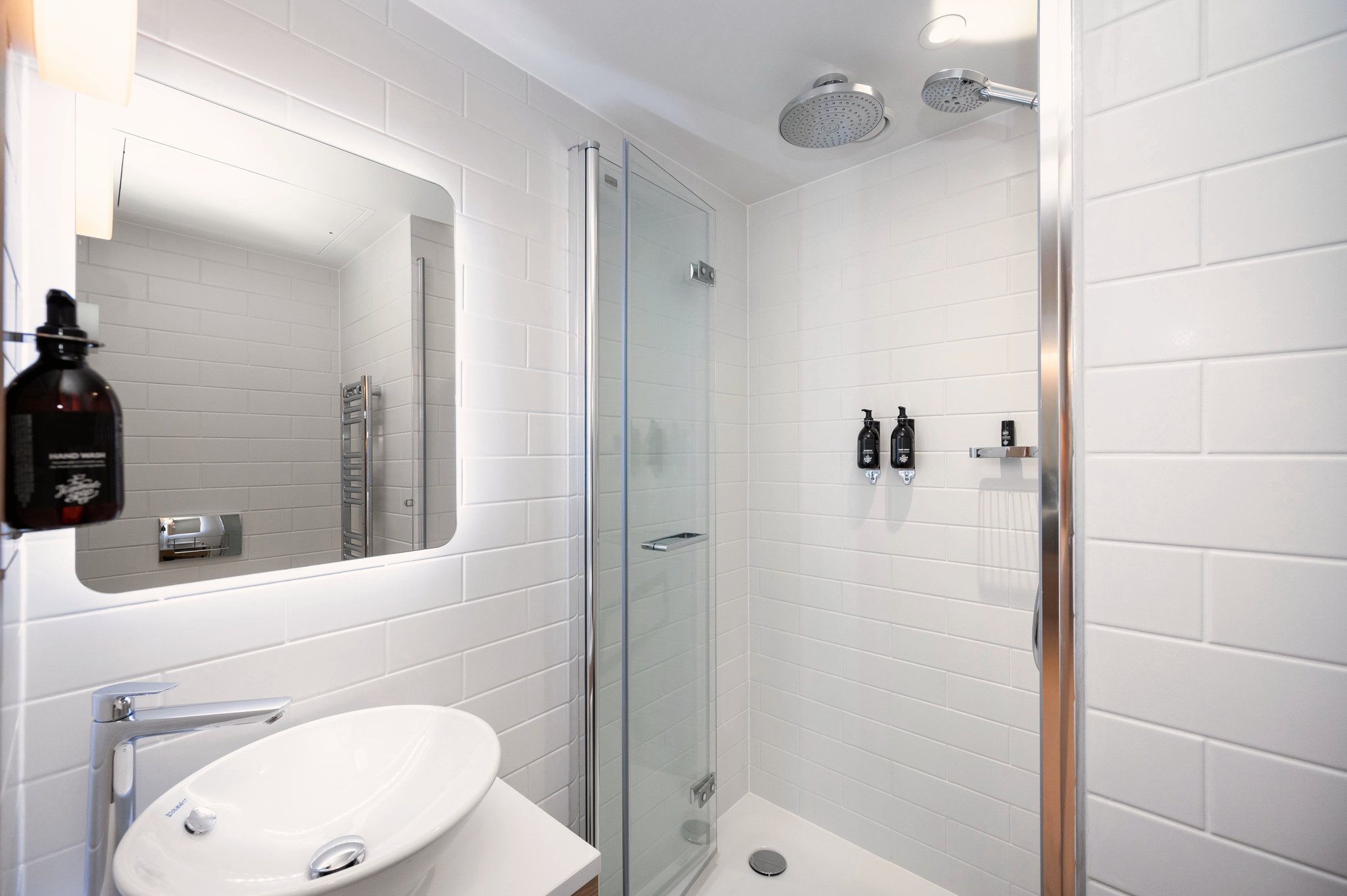 3NGBbOdE1UCE8zRUdBDv9g_bathroom_S