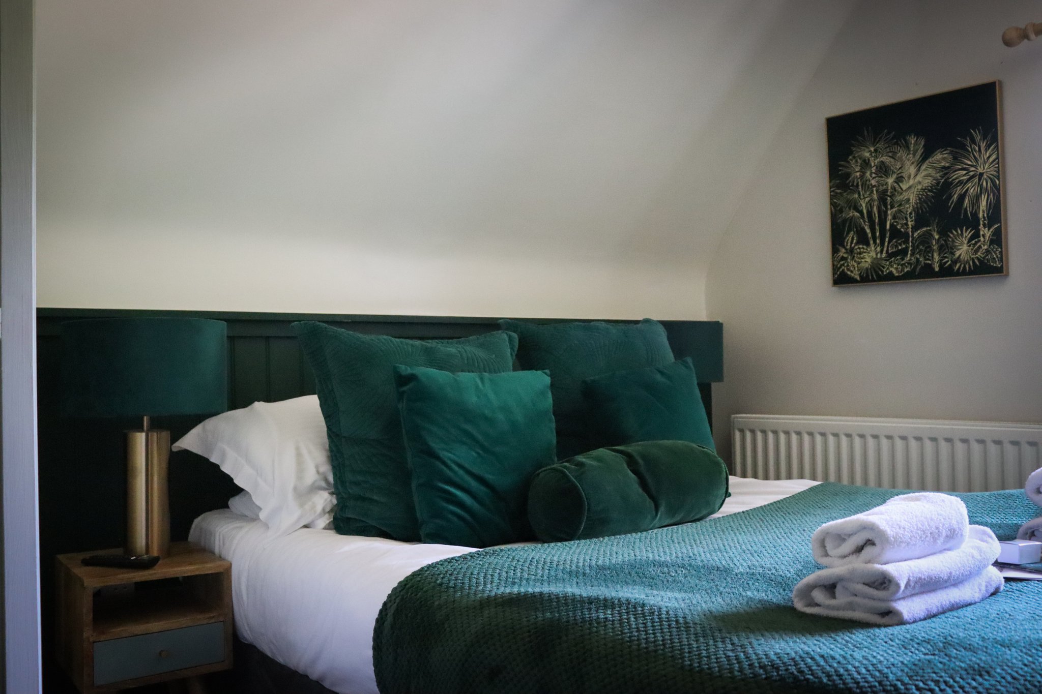 rBPjLKzTN0ePf3SS3wLsbA_Room_6_Deluxe_Double-13_S