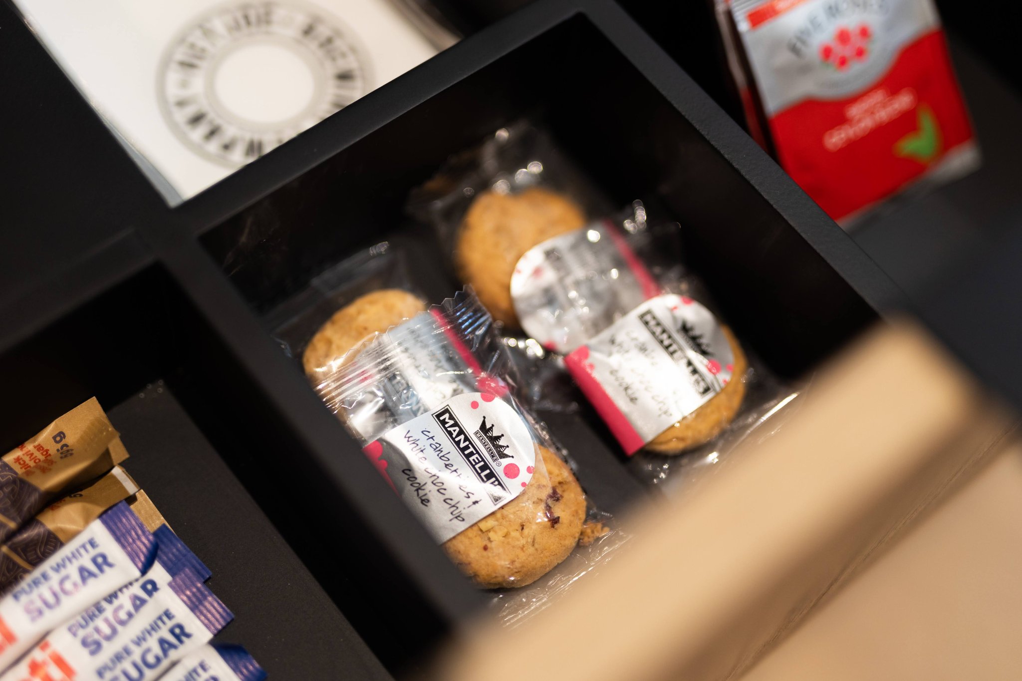 Room_coffee_and_tea_station_(4)_S