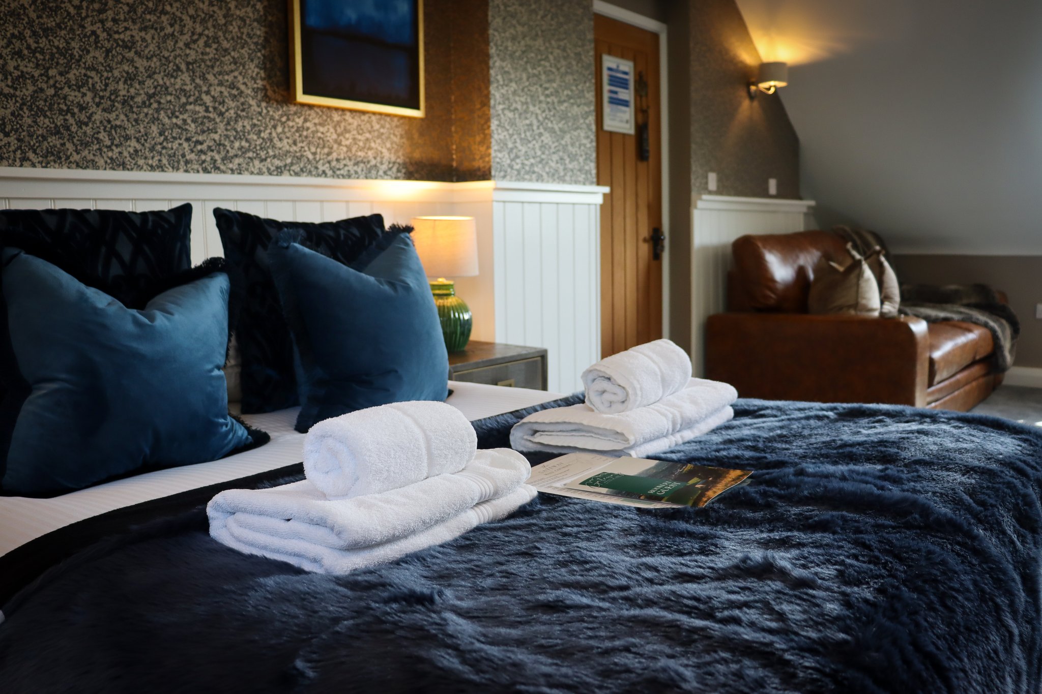 339U5pbgUkyh9TQeNLfDg_Room_4_Pet_Friendly_Family_Room-27_S