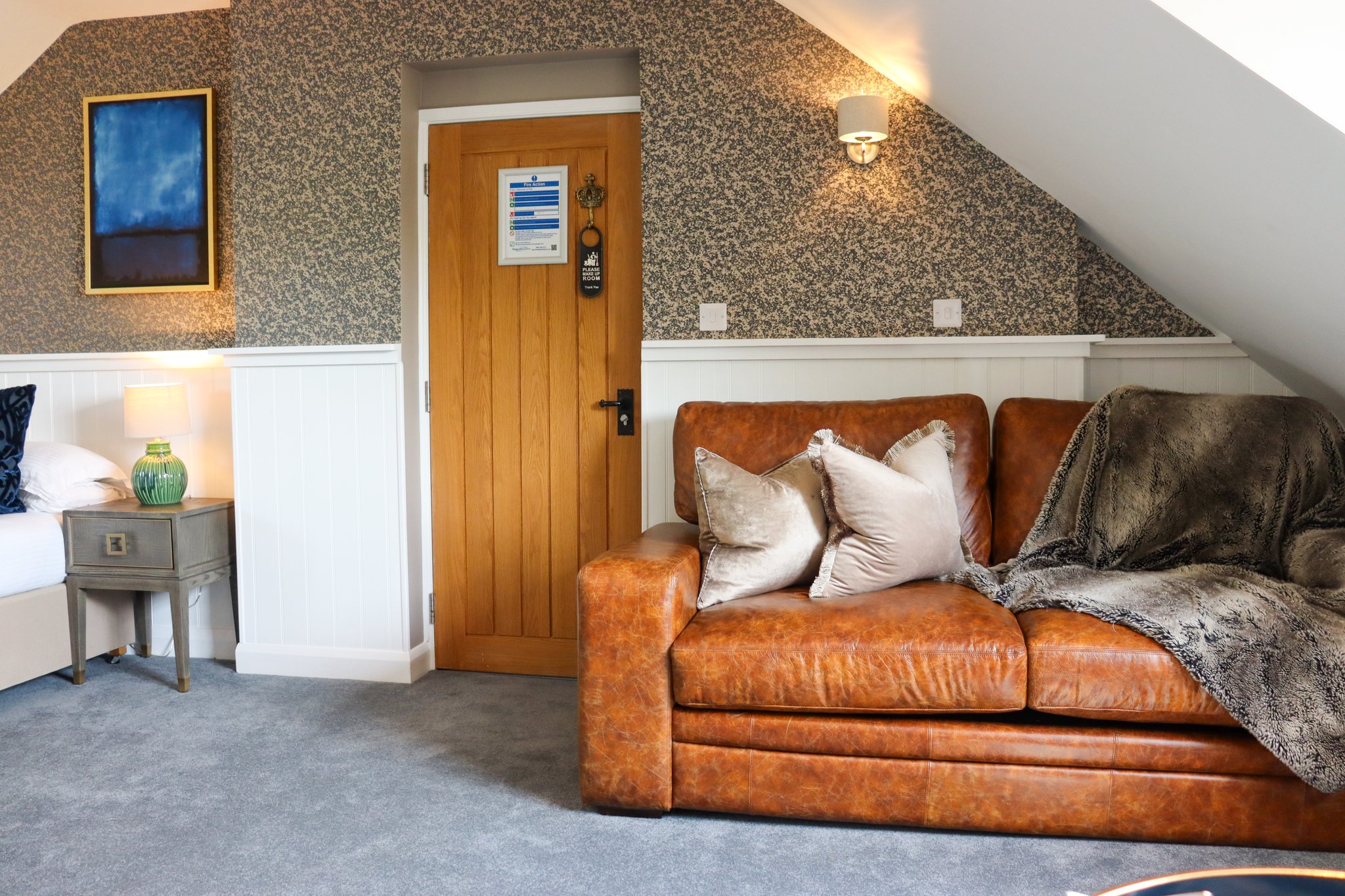 DeuD8kuOXk6xbhxc3r7Q_Room_4_Pet_Friendly_Family_Room-15_S