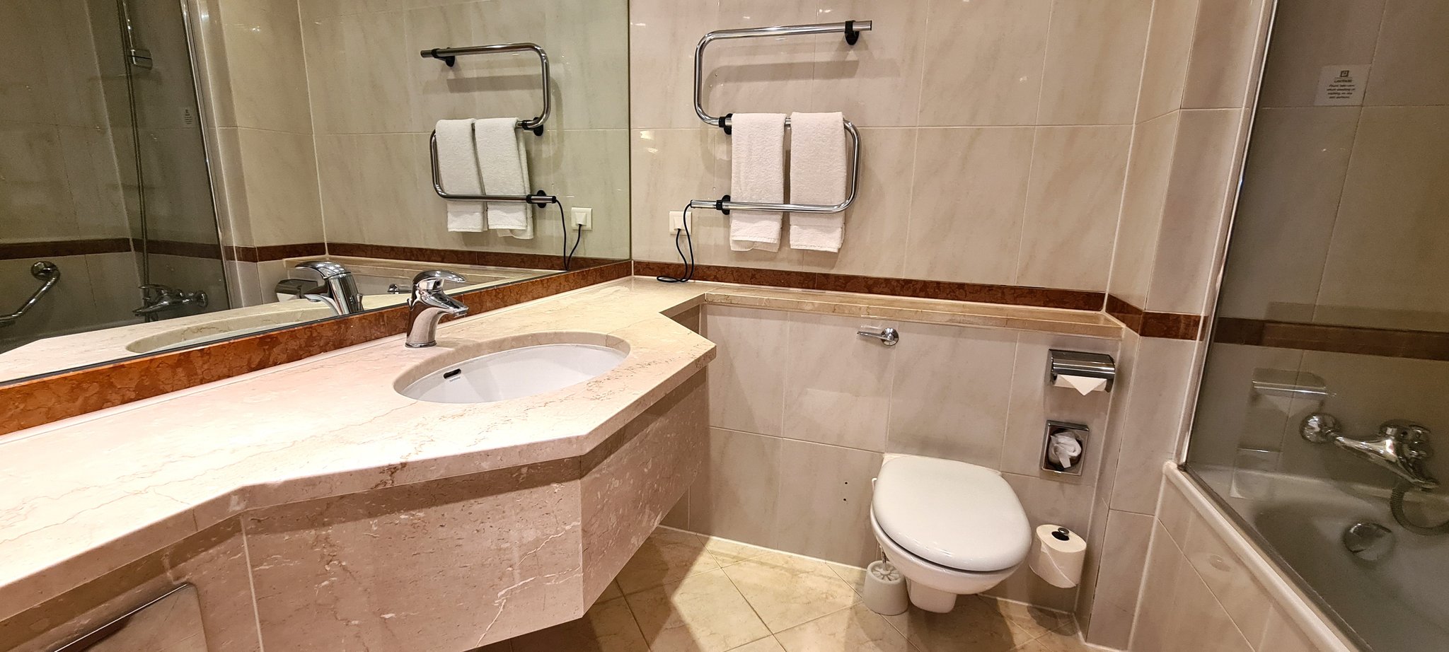 Executive_Bathroom_S