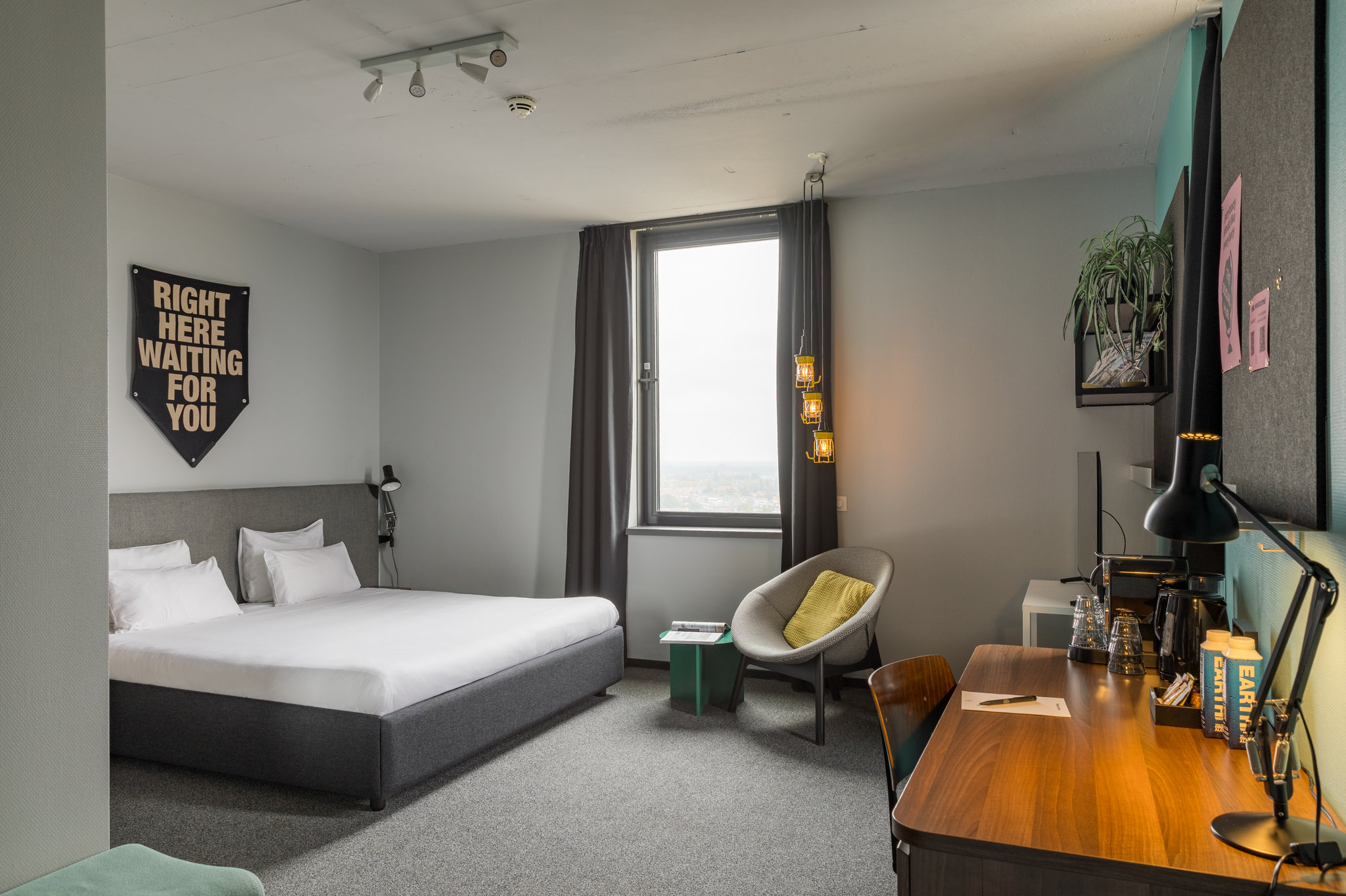 zyCIoeMt3E2UqYgB7UpamQ_Suite_King_Room_S