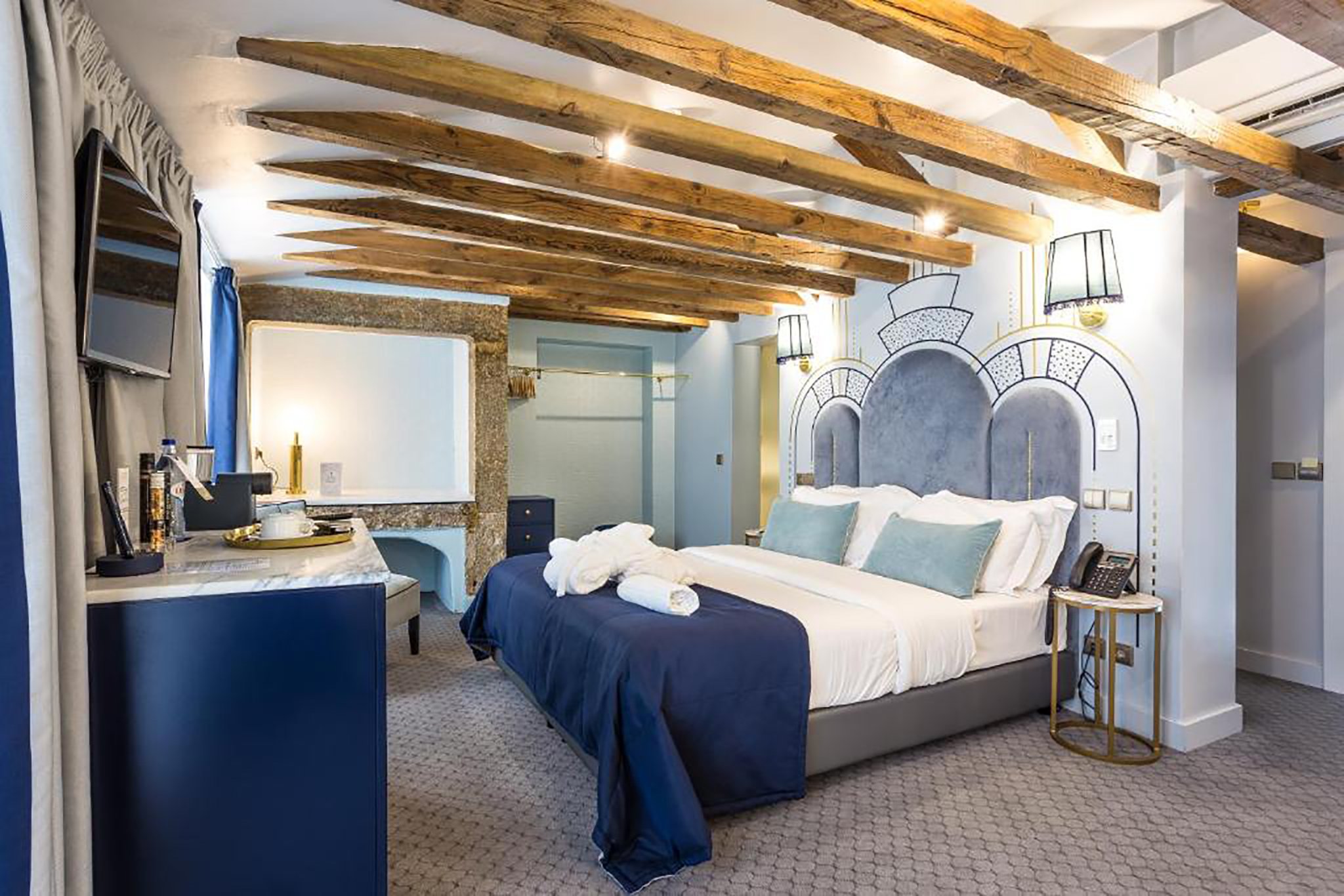 Deluxe_Historic_Room2_S