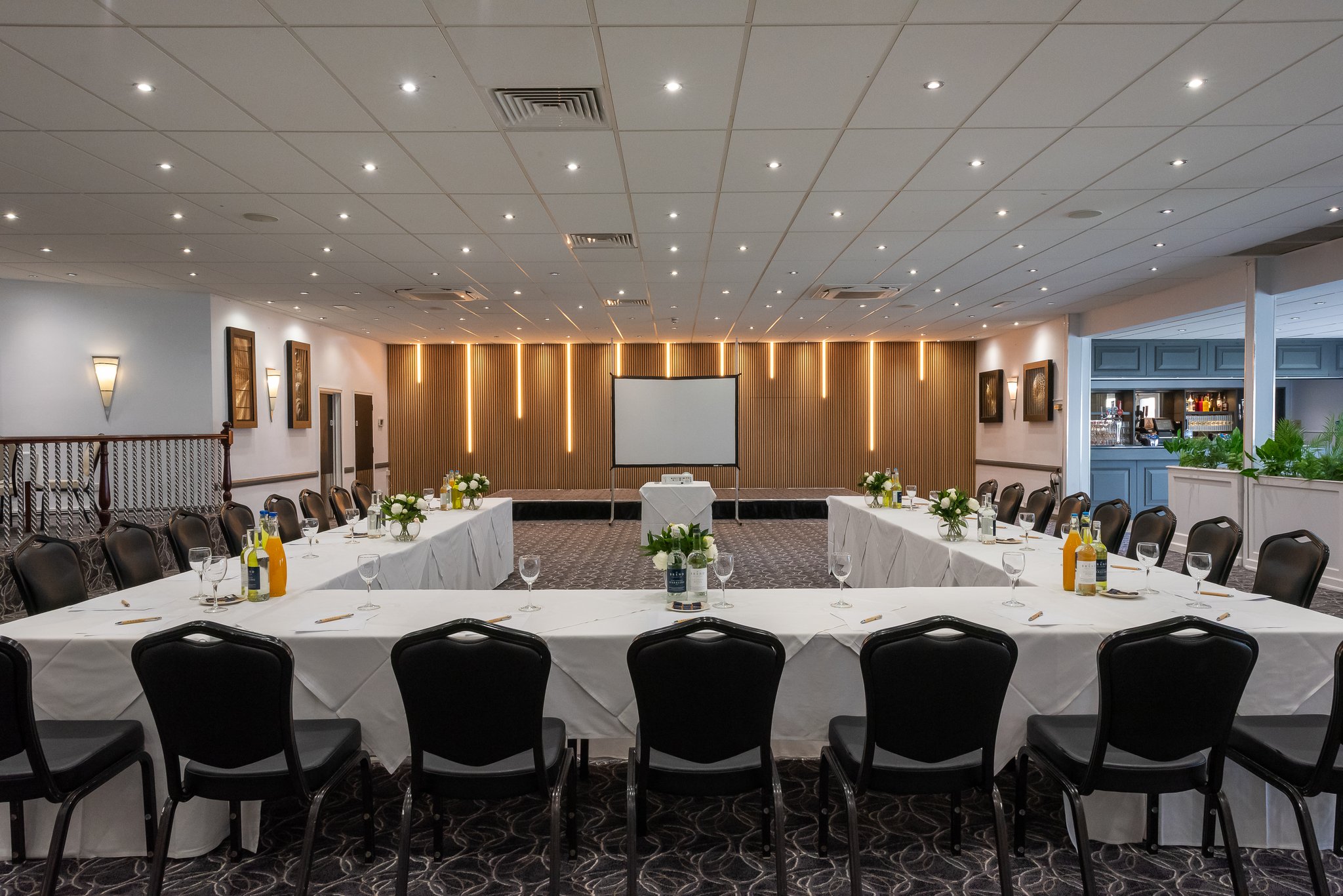 0LWHtGdrMkK8lxyc64YK7g_Conference_Room-1_S