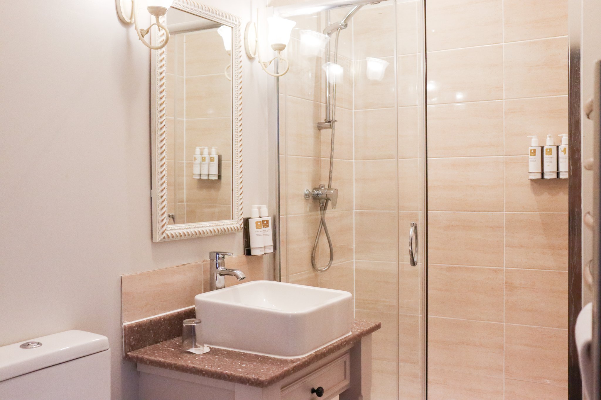 ORx0M8emkWdKi3tBsBBDw_Room_3_Bathroom-01_S