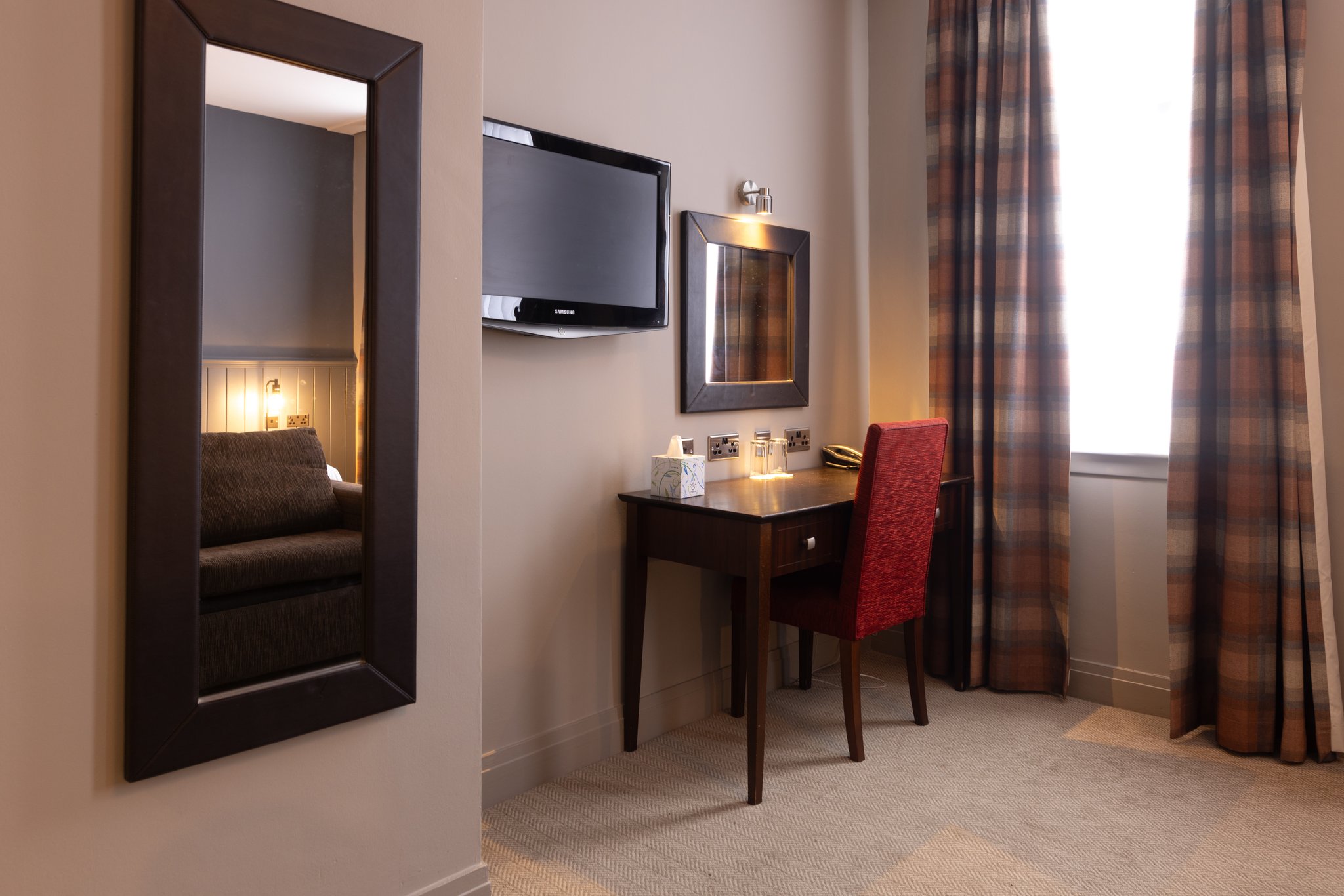 Standard_Family_Room_(6)_S