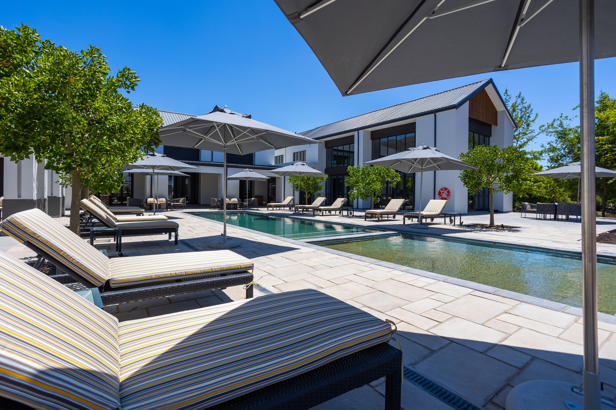 Manor_Swimming_pool_(4)_S