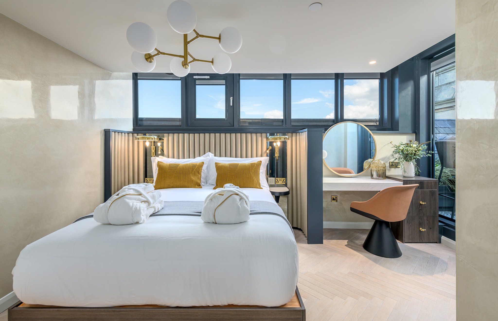 R_gh_Penthouse_Suite1_S