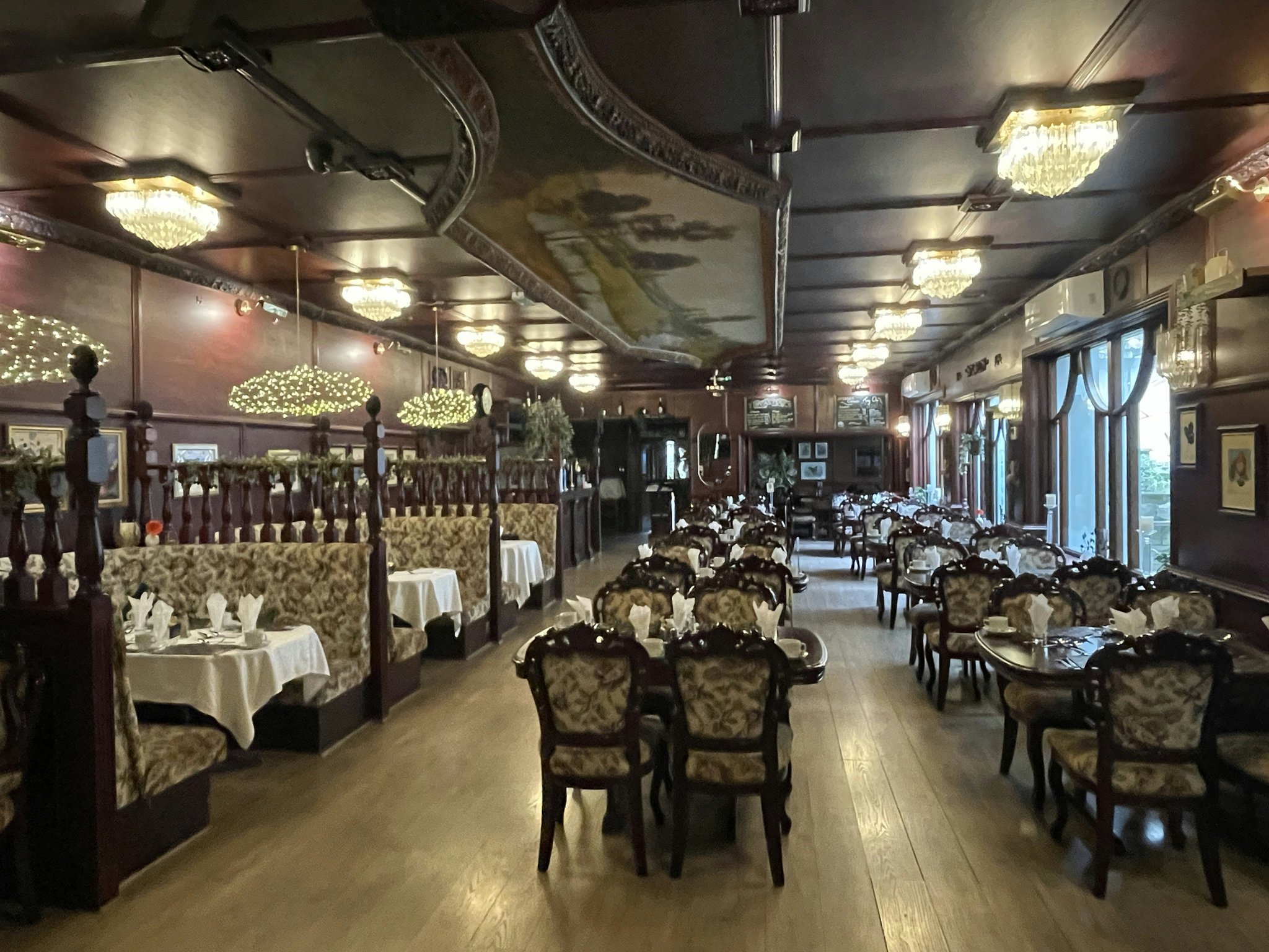 3gd8MVZoz0GcRqQa7WxIw_Restaurant-2_S