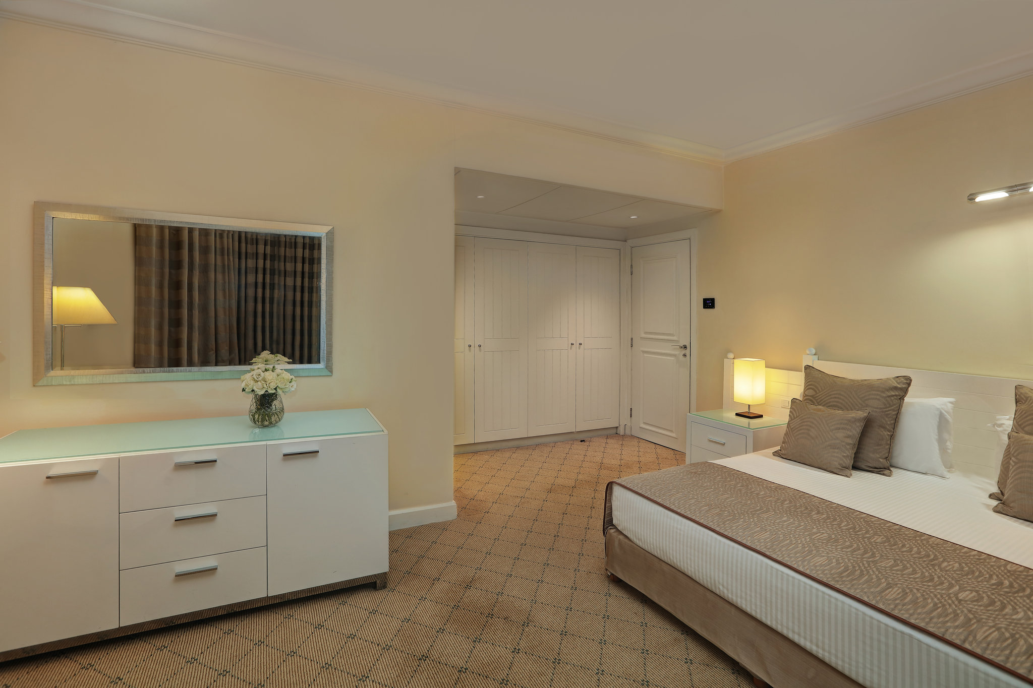 Three_Bedroom_Appartment_-3BA-bedroom1b_S