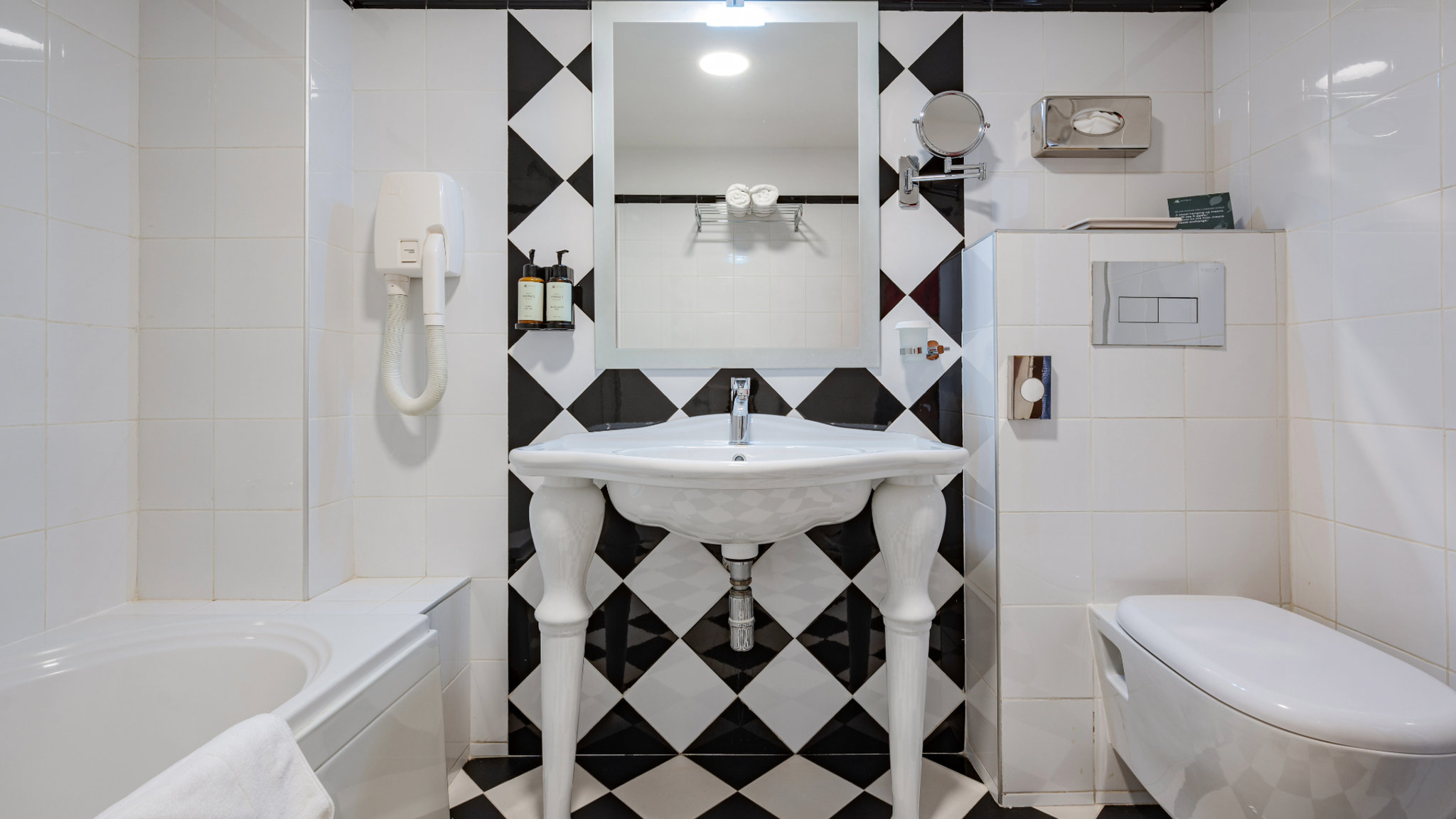 AX_The_Victoria_Hotel_-_Junior_Suite_(2)_S