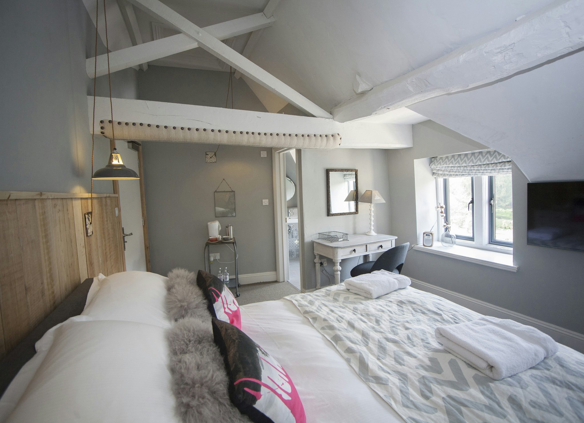 882pYl3iKket1vtnqh3tQ_MediumDouble105_1_S