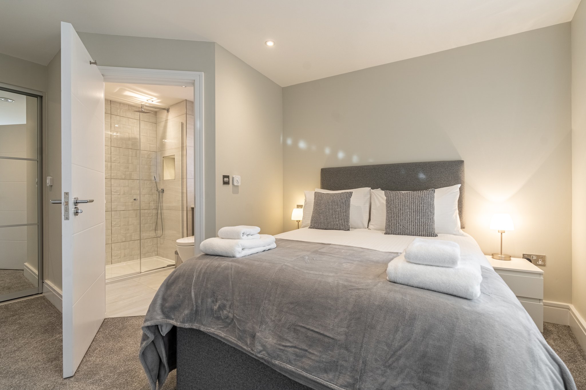 Two_Bedroom_Two_Bathroom_Apartment_(2)_S