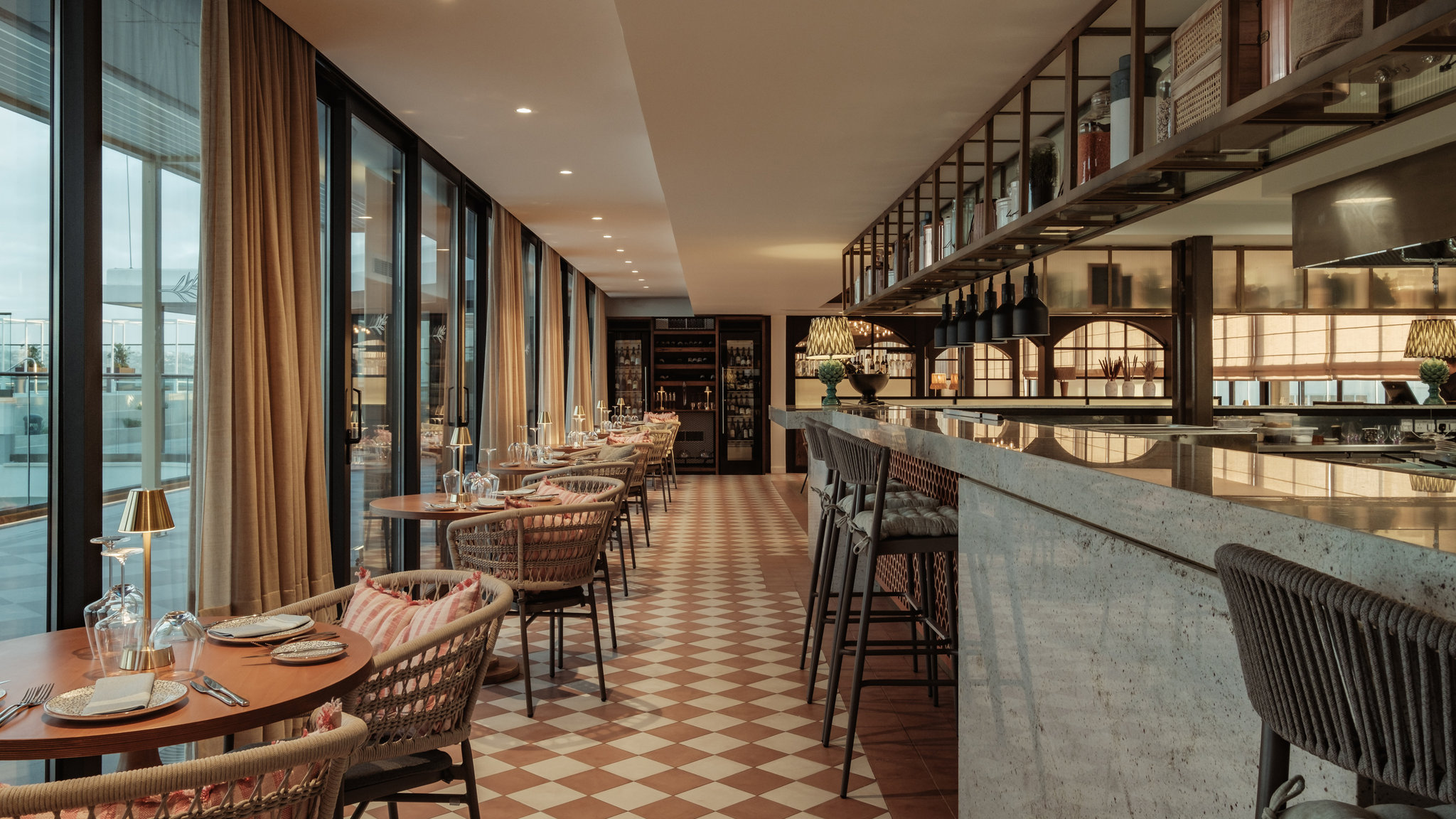 AX_ODYCY_-_Dining_-_Minoa_Mediterranean_Fusion_Restaurant_S