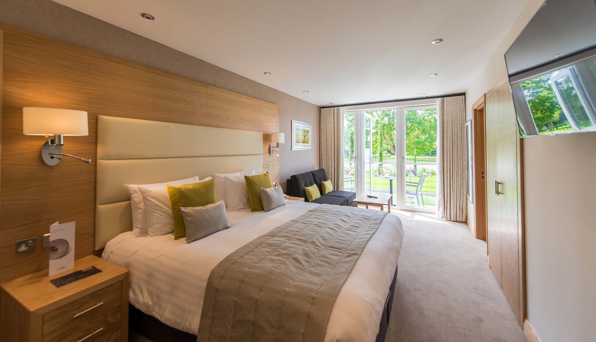 Deluxe_Balcony_Room_(103)_(4)_S