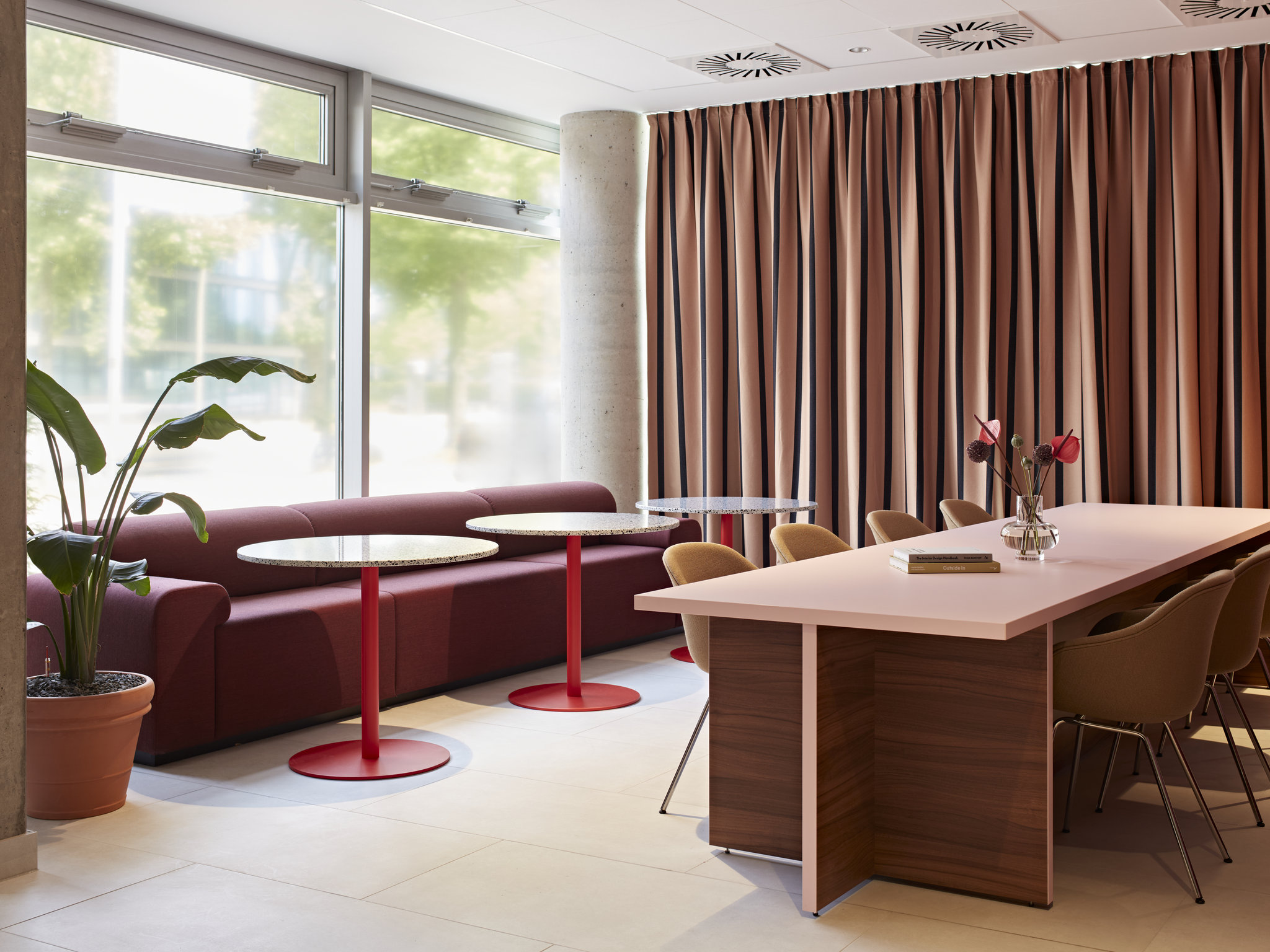 Copy_of_Numa_Hamburg_St_Georg_Lobby_001_S