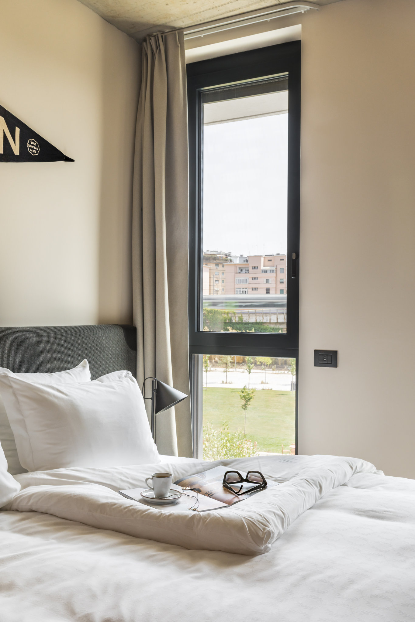 Dcd1bAygSESYltBHVUmaw_Deluxe_Queen_Rome_interior_Hotel-Ro_S