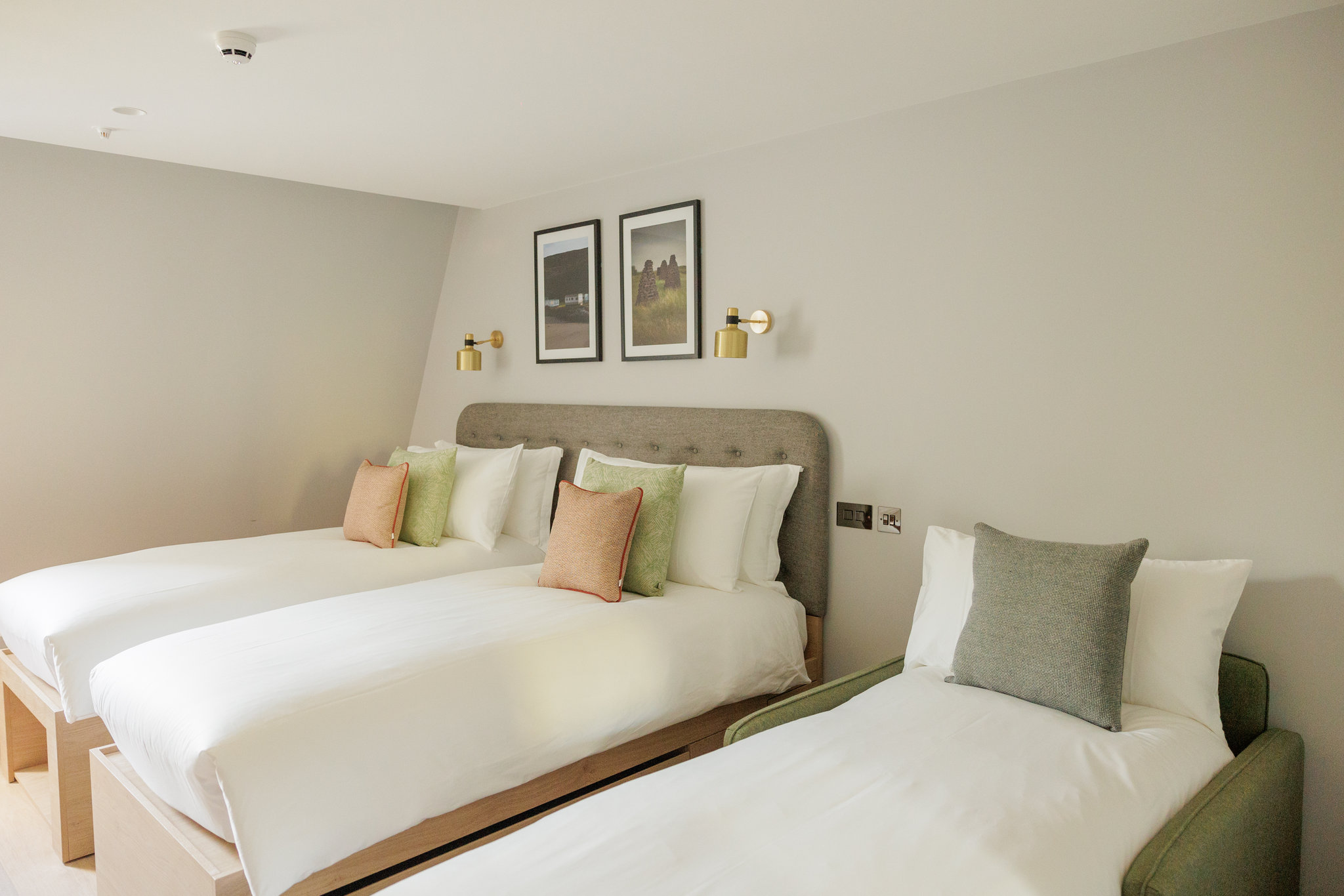 Twin_Studio_for_three-01_S