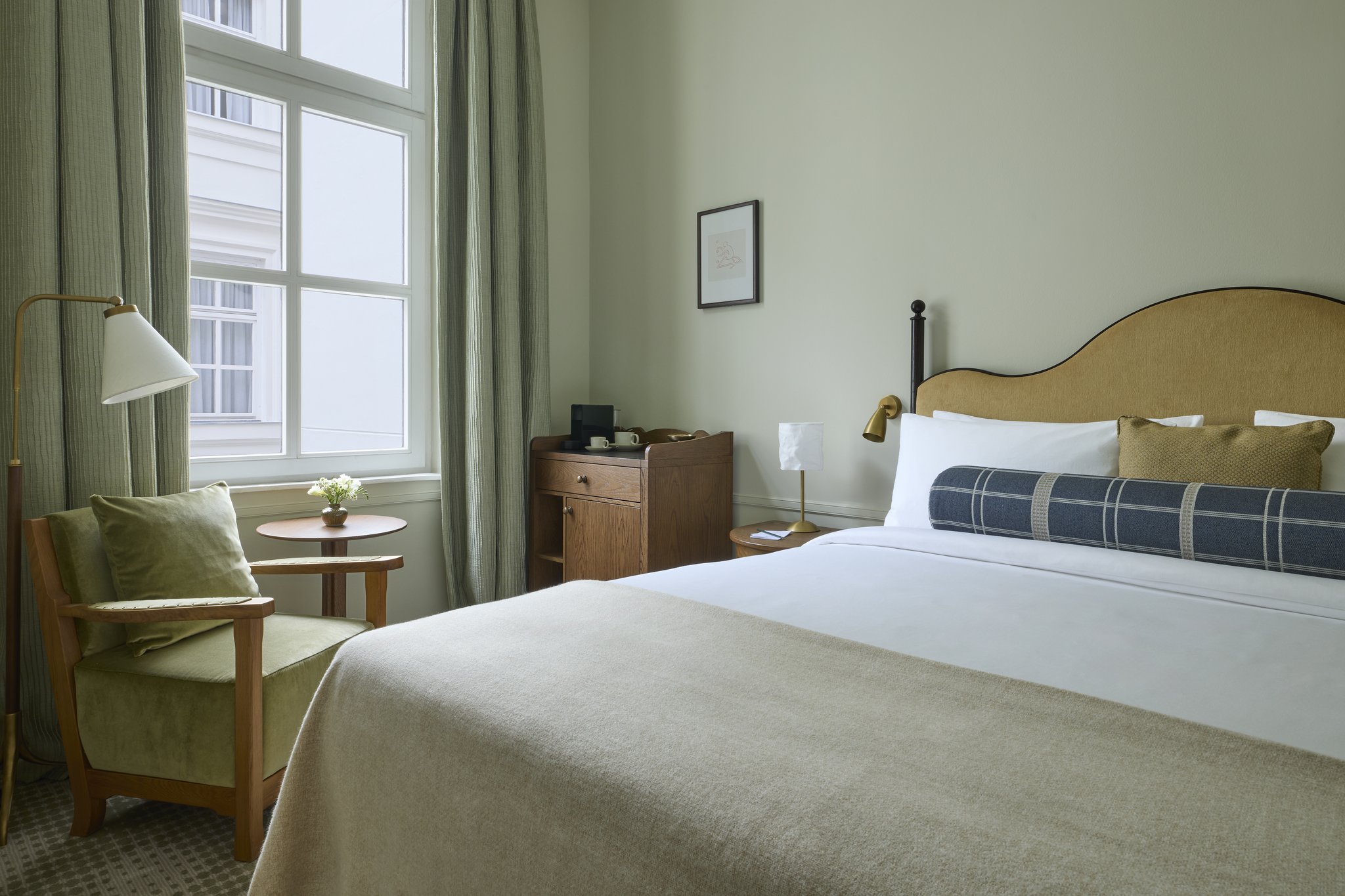 uGgTYVsUmESPjs27qJijMA_Classic__Room_S