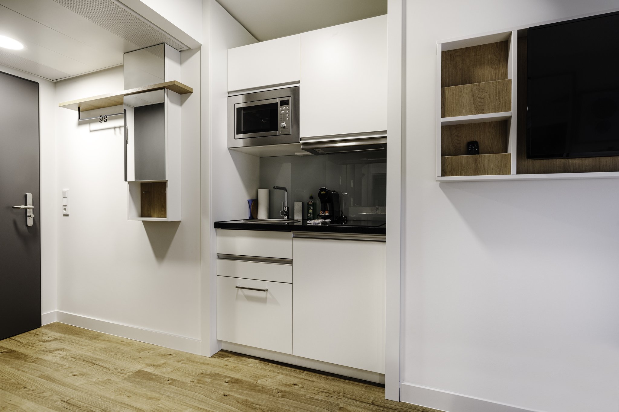 Standard_room_1_double_bed-02_S