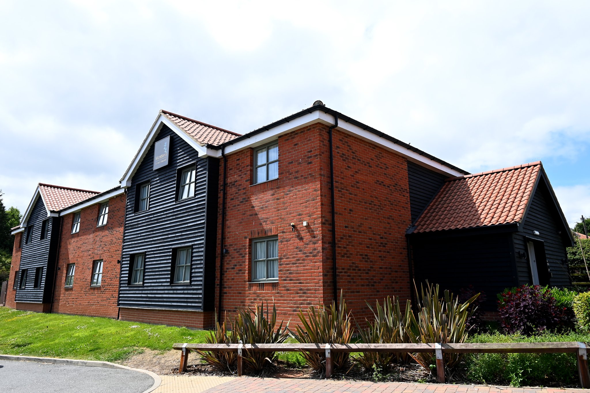 AG1adtGQB0GaGac6kmsRlA_Exterior_S