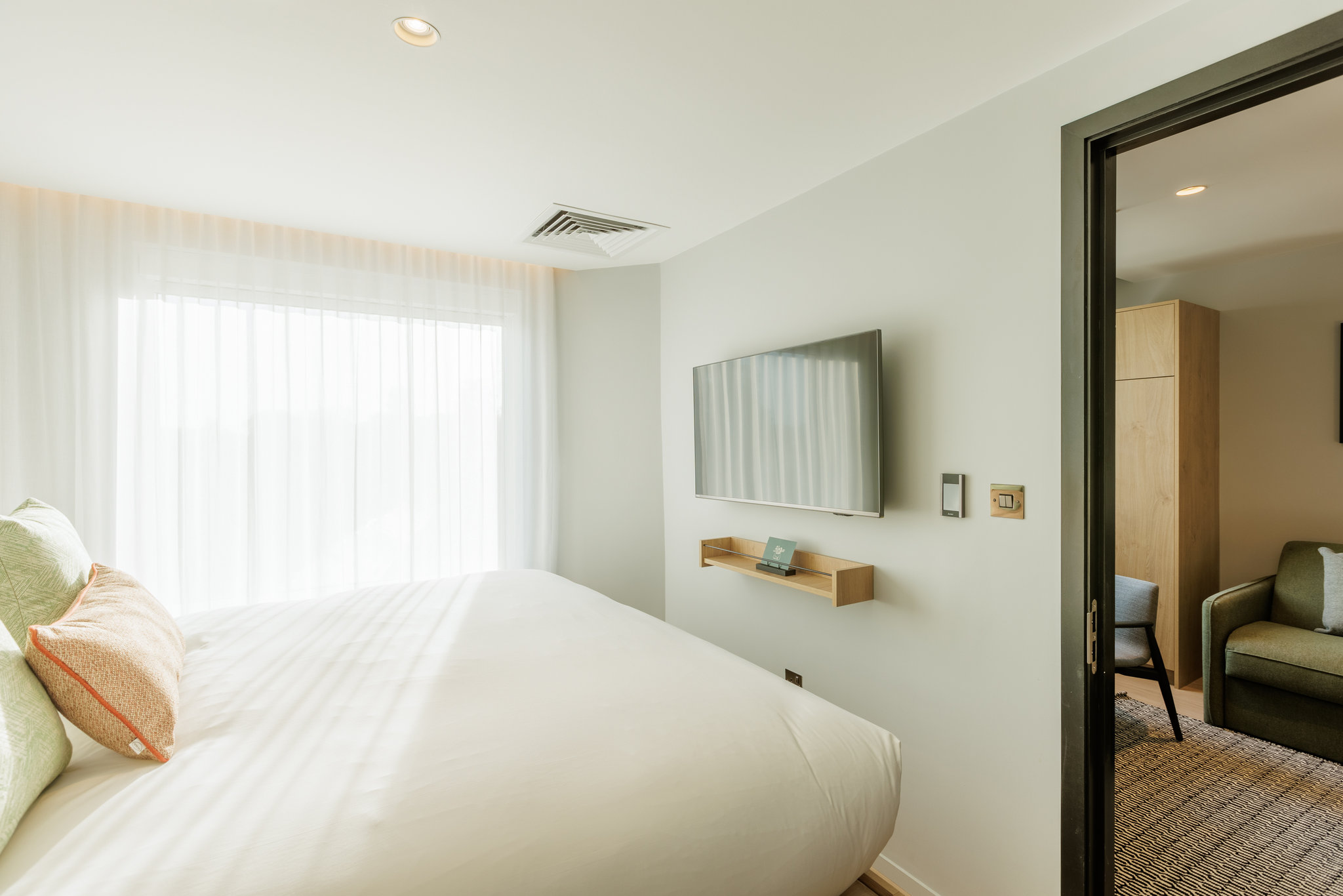 dWUjjzKXGUa0TRs7arjQYA_Cambridge_One_Bed_Sunrise–7_S