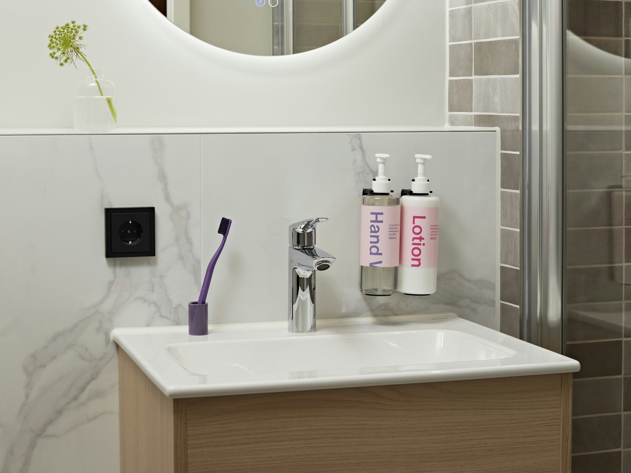 QVoq1Z3XIU2GuHpoV3ulyg_Extra_Large_Studio_with_Kitchenett_S