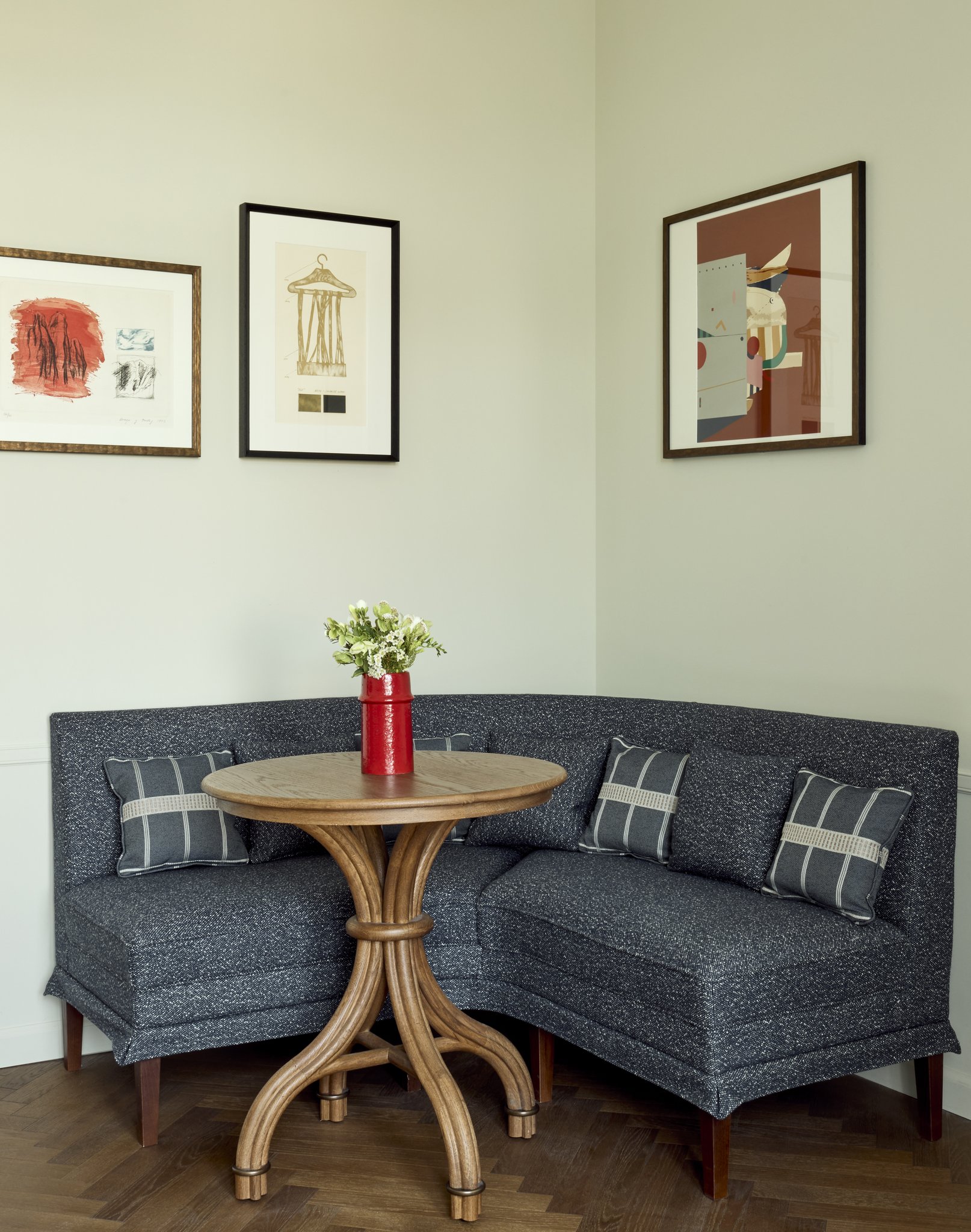 NT89WzNkZE27ucbXpMCgVw_Suite_Room_7_S