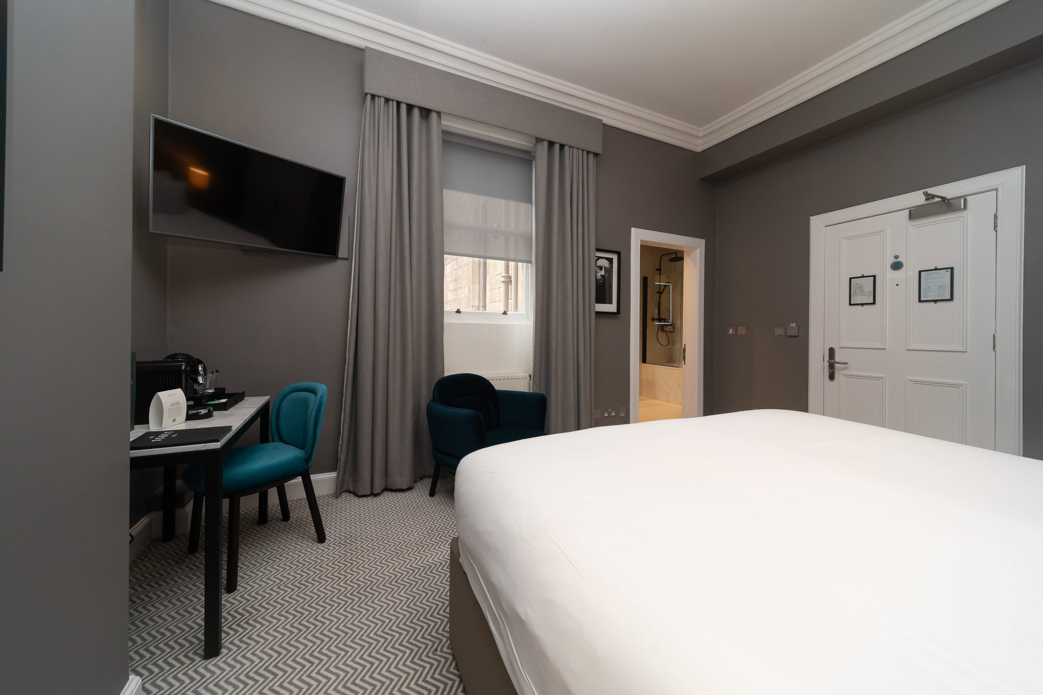 DOqw1viSUkWruAaQxxwE2w_Classic_Room_1_S