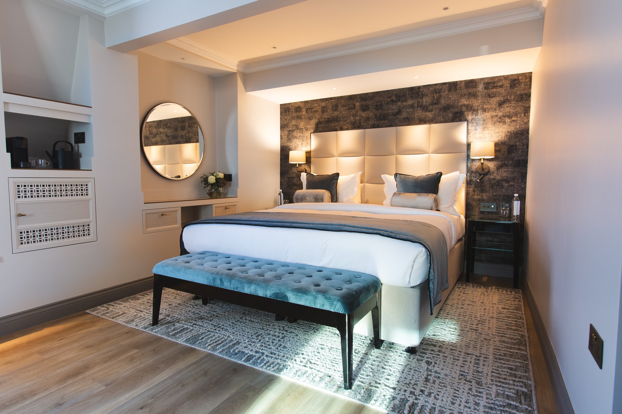 hvdYYL10EWzcpS8yIvfjw_Suite-03_S