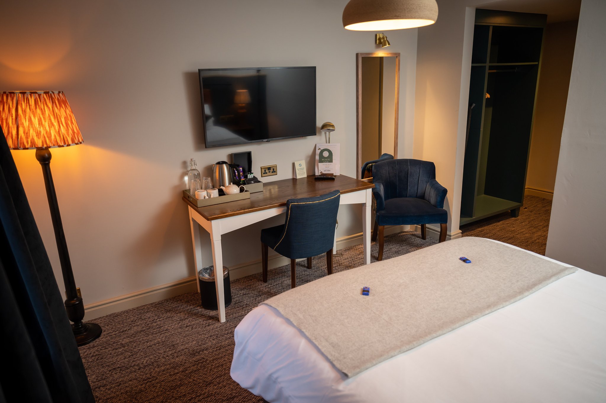 6189_DB_C_B_GreenMan_Harlow_Pub_2023_78_S