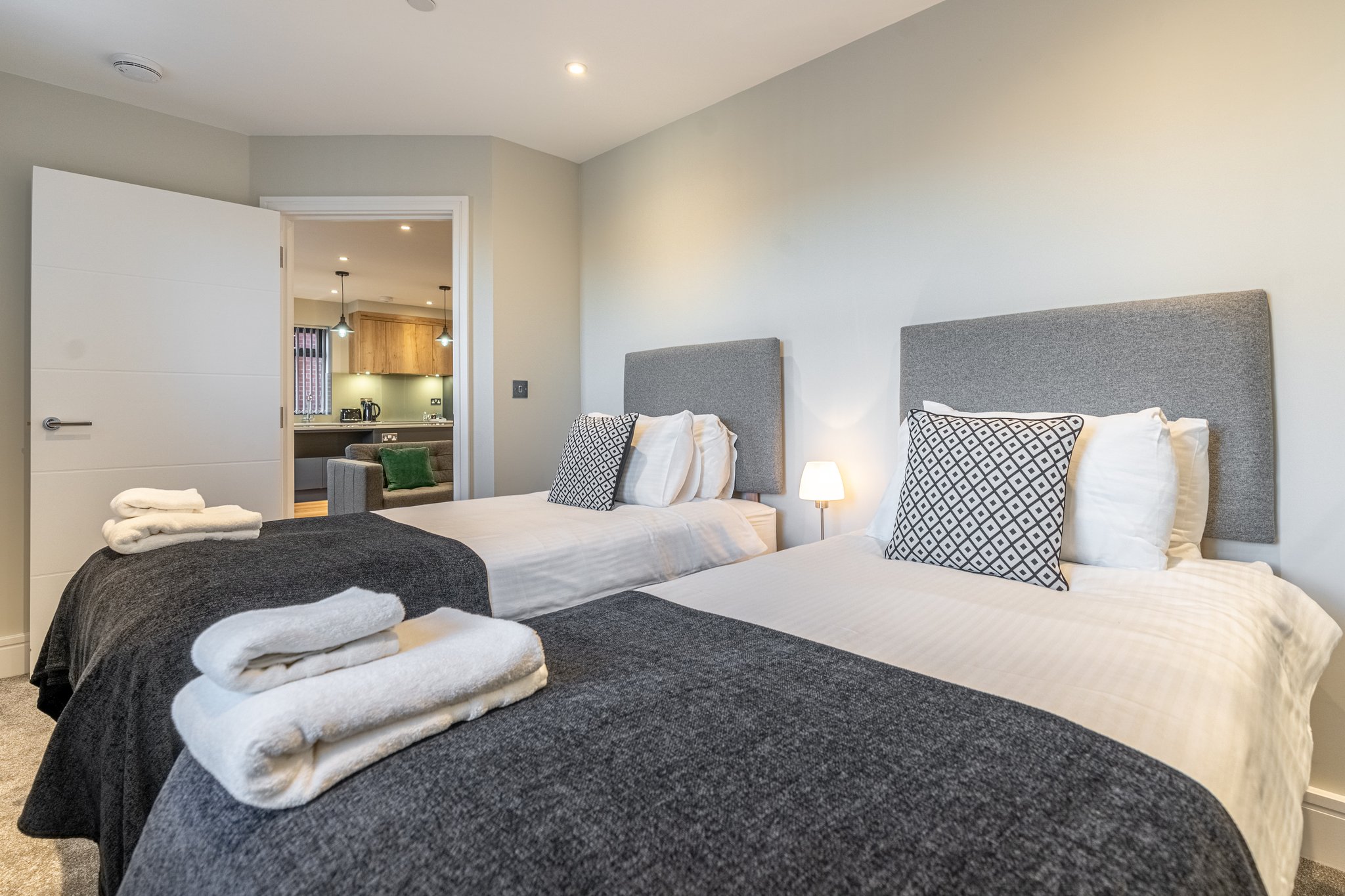 Two_Bedroom_One_Bathroom_Apartment_(3)_S