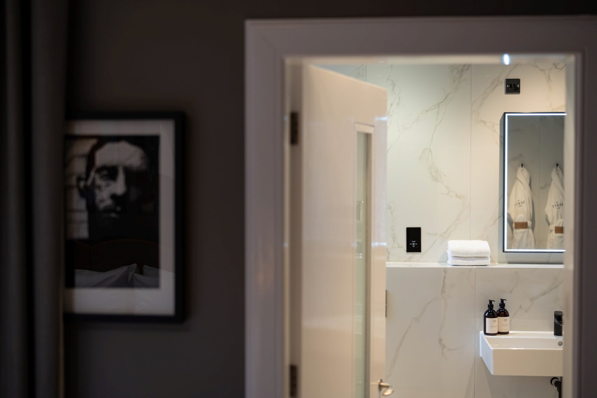 v1oqXjPVB0GwDhdDCISZYA_Classic_Room_Ensuite_1_S