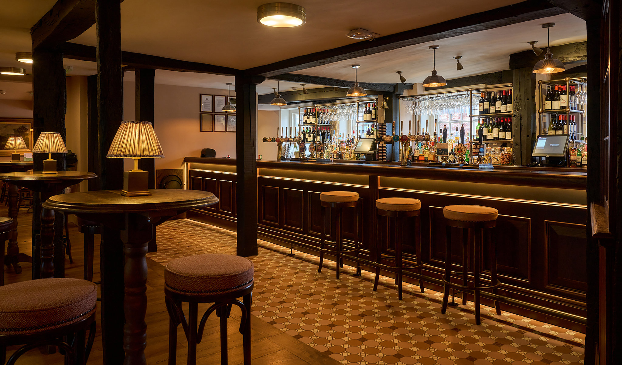 Bar_and_Restaurant2_S