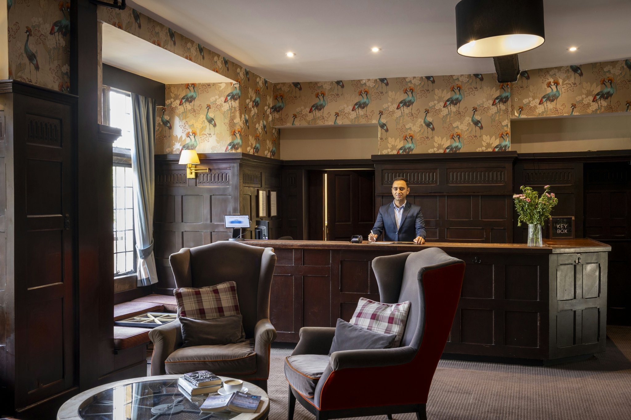 njj79WQEV0OqpoRXvRyMQQ_Reception_(2)_S