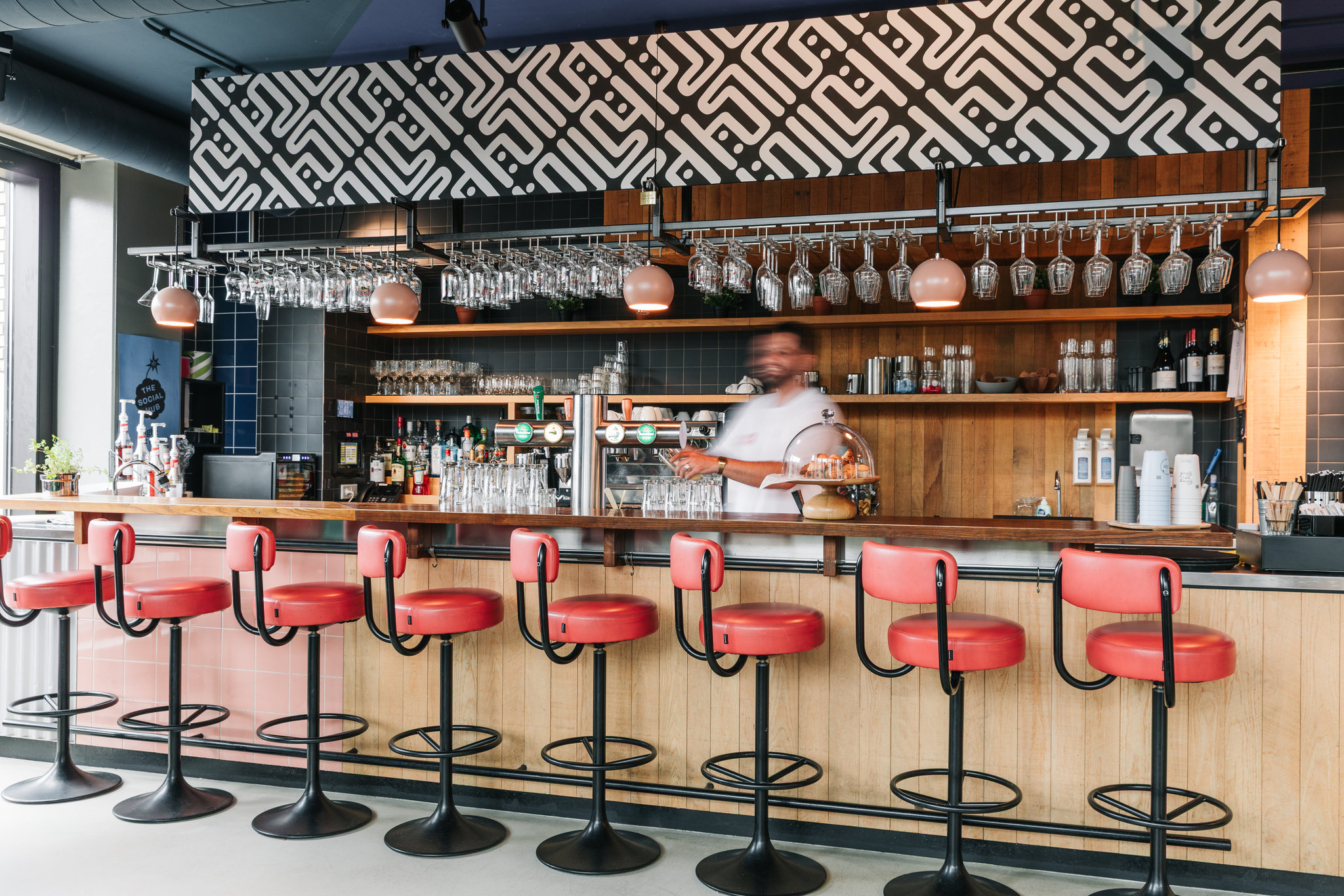 hL4WUMBLkKhVpwSzhmaJg_Bar_S