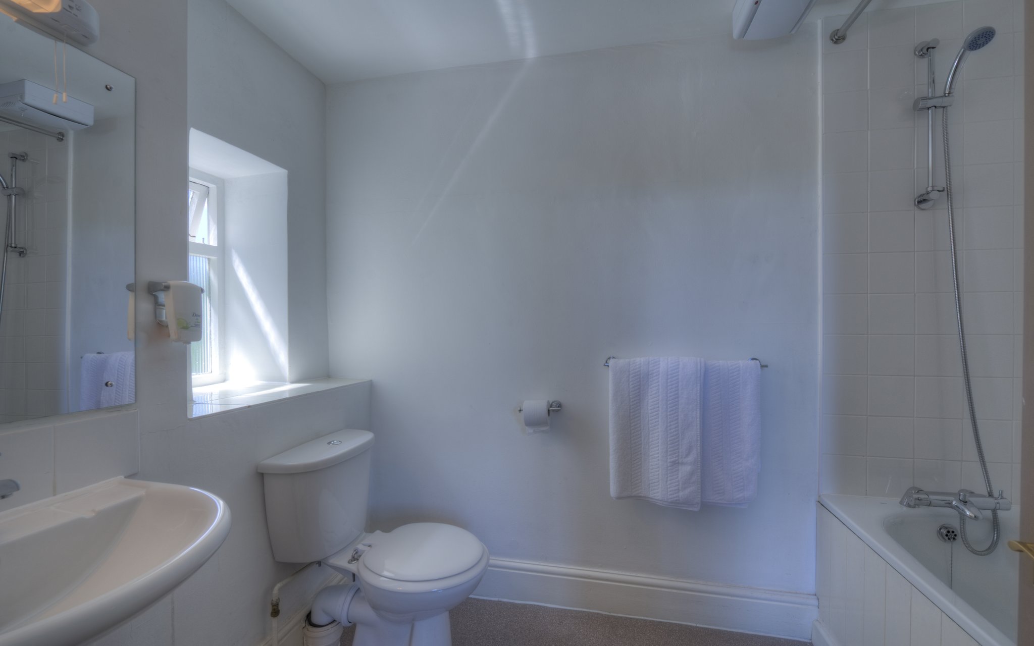 2013_05_31_GNI_Retford_Room_2_Family_x_4-4_S