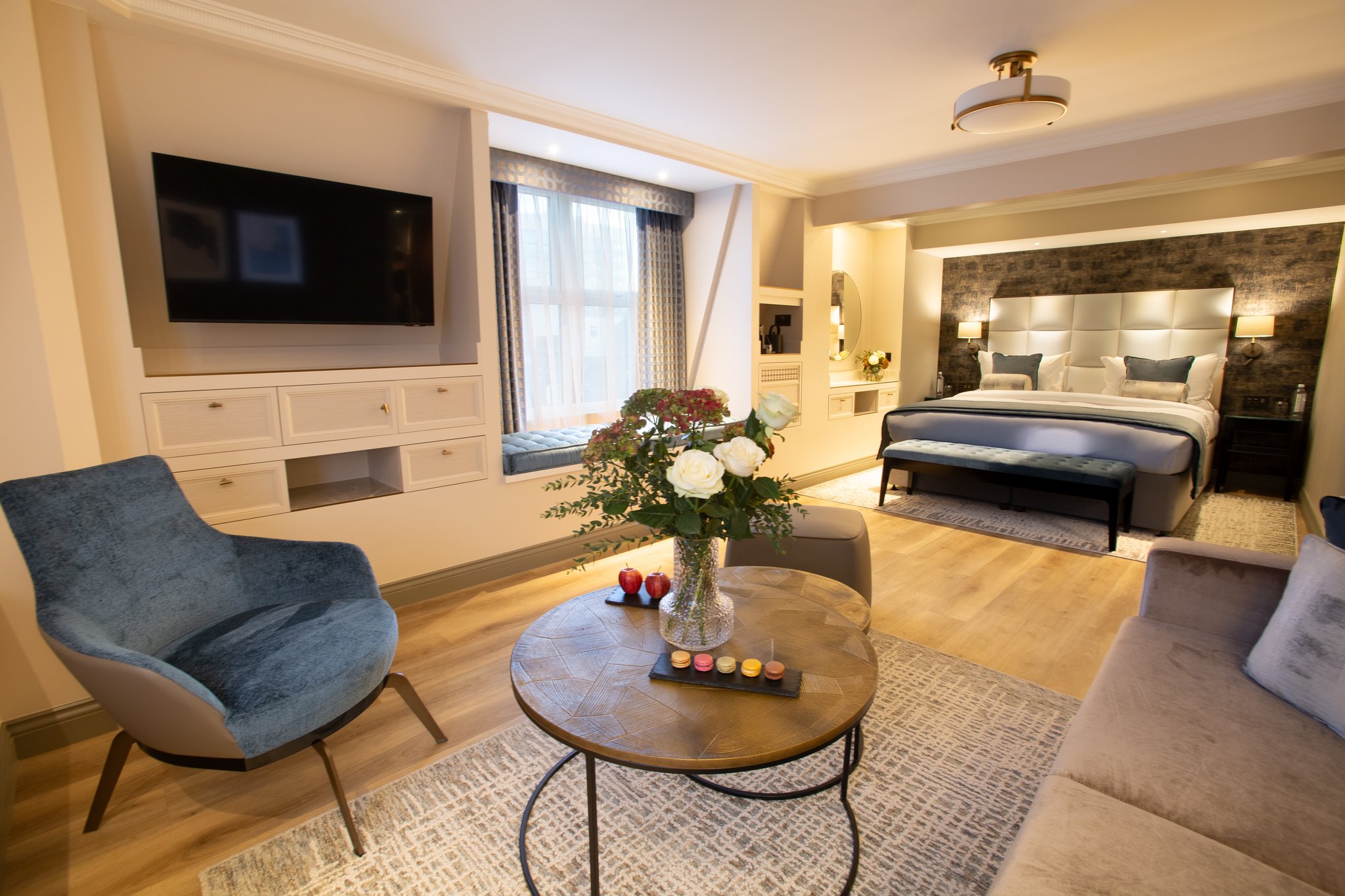 RGB8R4dX0SbXCHFfP5FUg_Suite-05_S