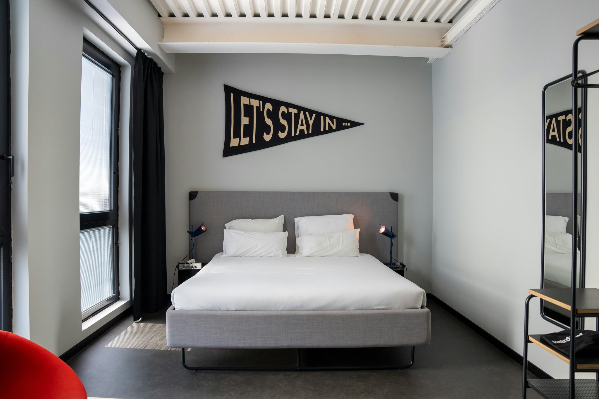 yGs7zp9IF0WAsWFhjEiV6A_Executive_King_DSC07944_S