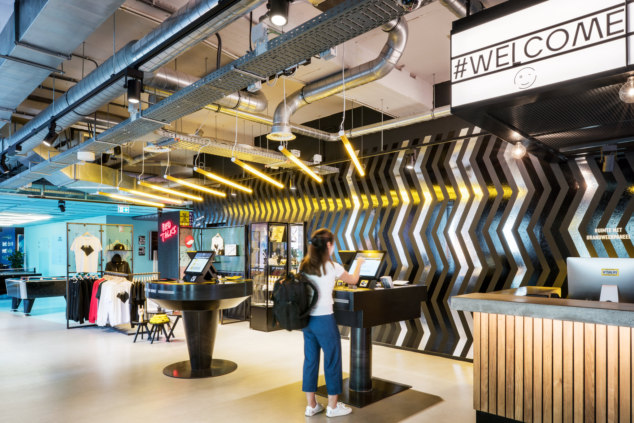 ubrPAQigUaCDguEh5FXtg_Lounge-00_S