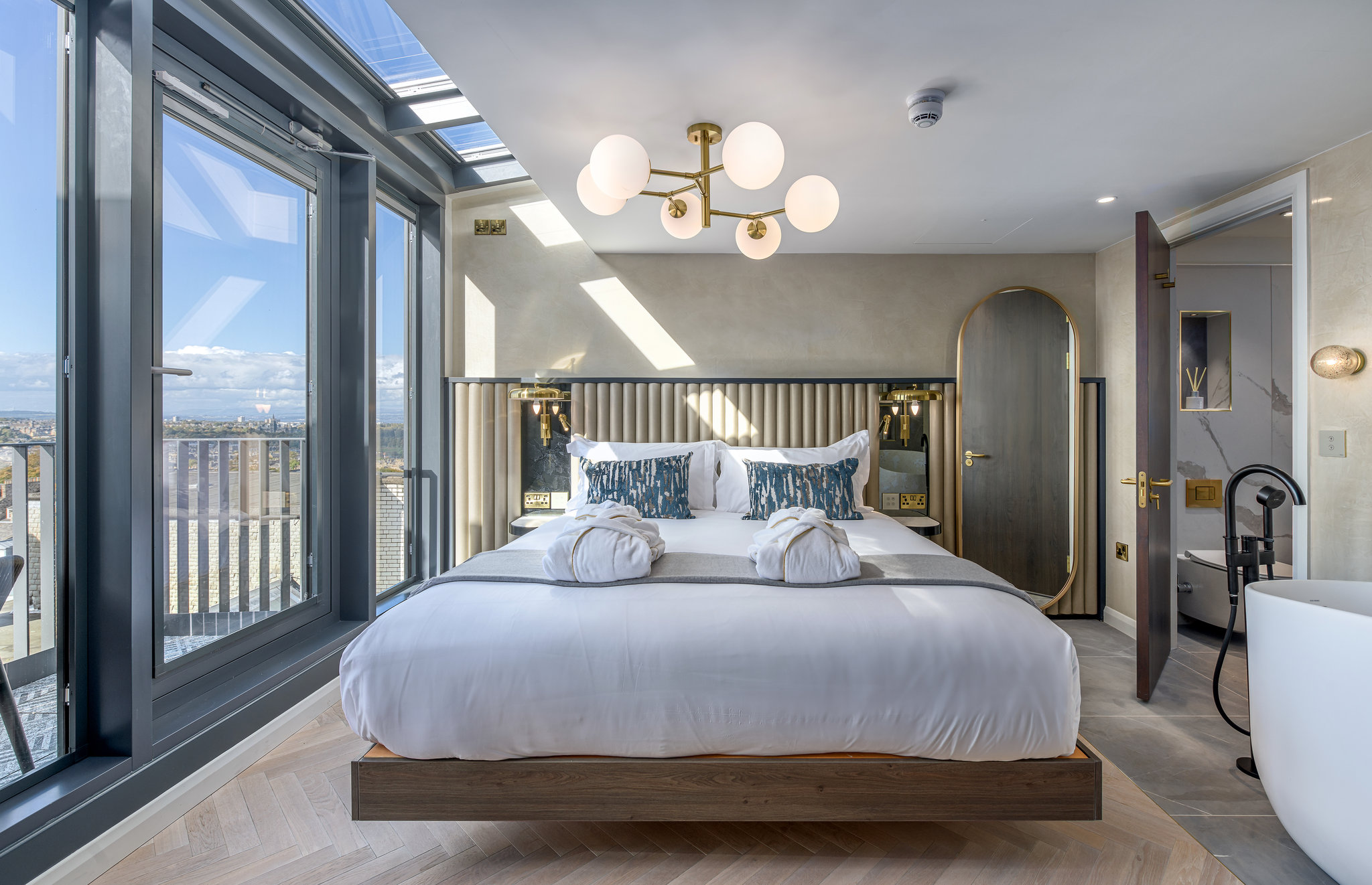 R_gh_Penthouse_Suite6_S