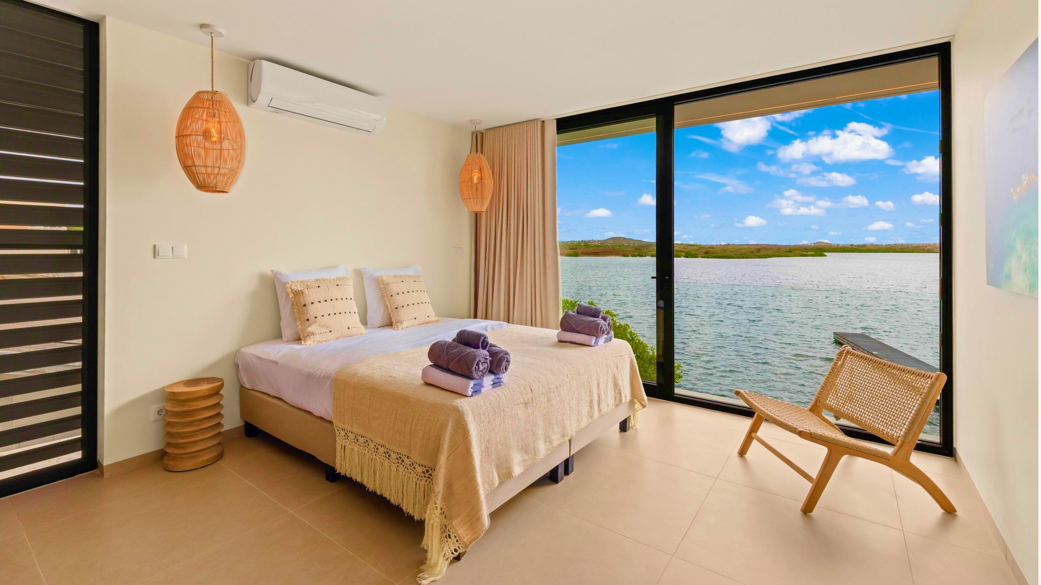 rJrD57M24k2x8tK8mHi6jw_The_Wave_Villa_Bedroom_5_S