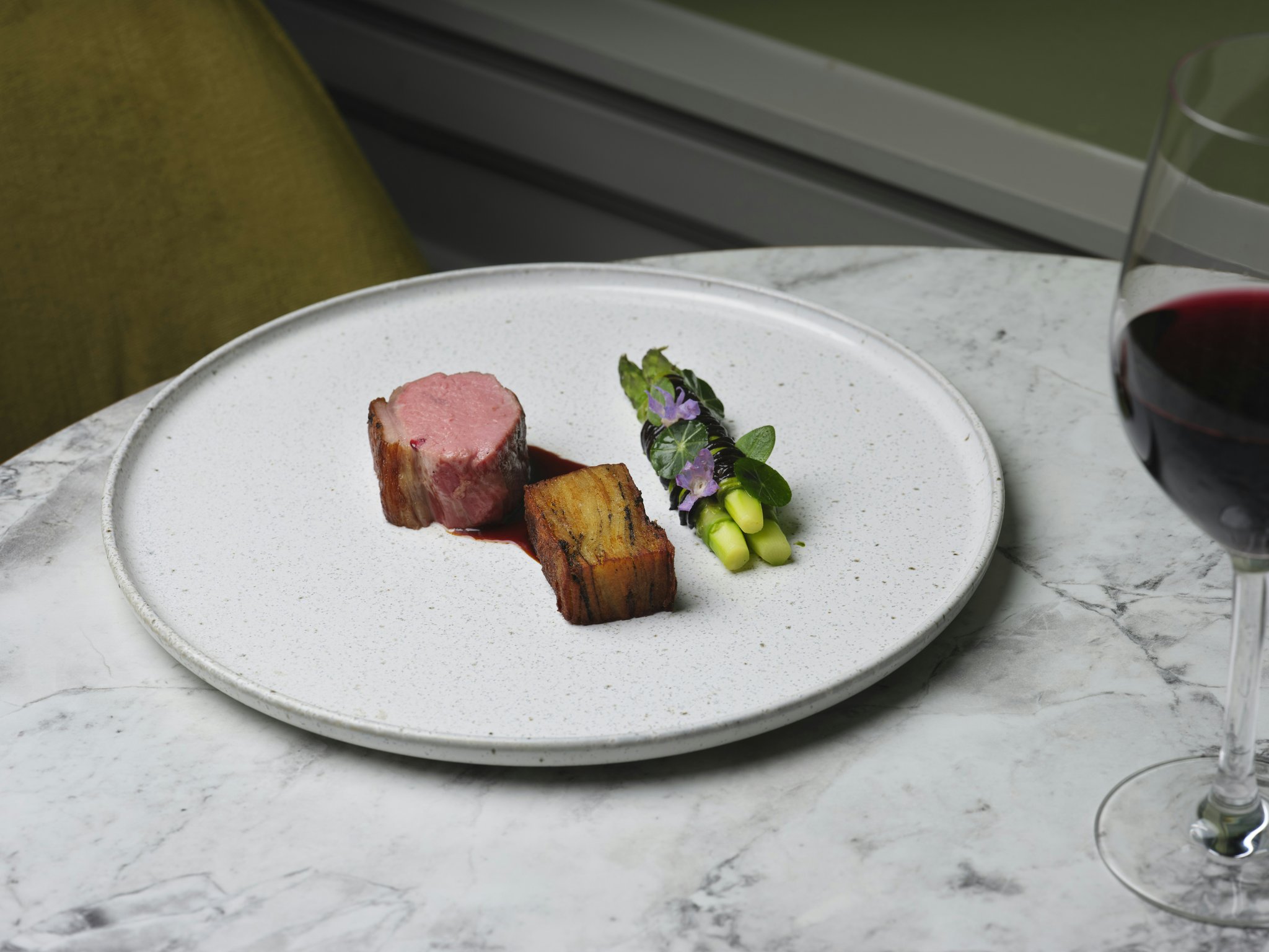 v9Vz5rWkEqWFMB1RRKJCw_GArden_Room_Food_2_S