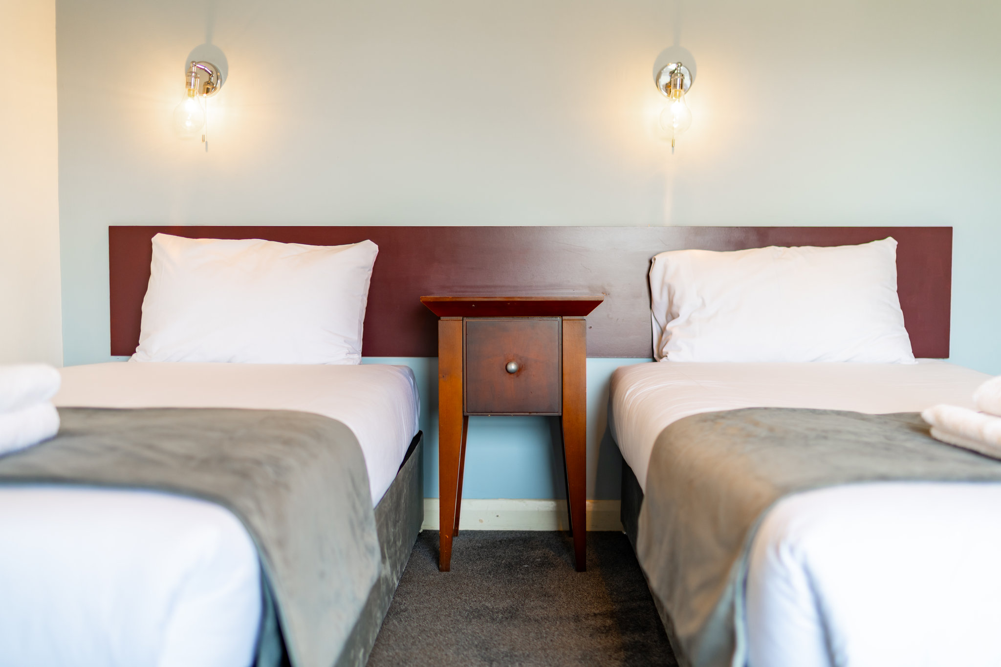 Twin_room_city_view_6_S