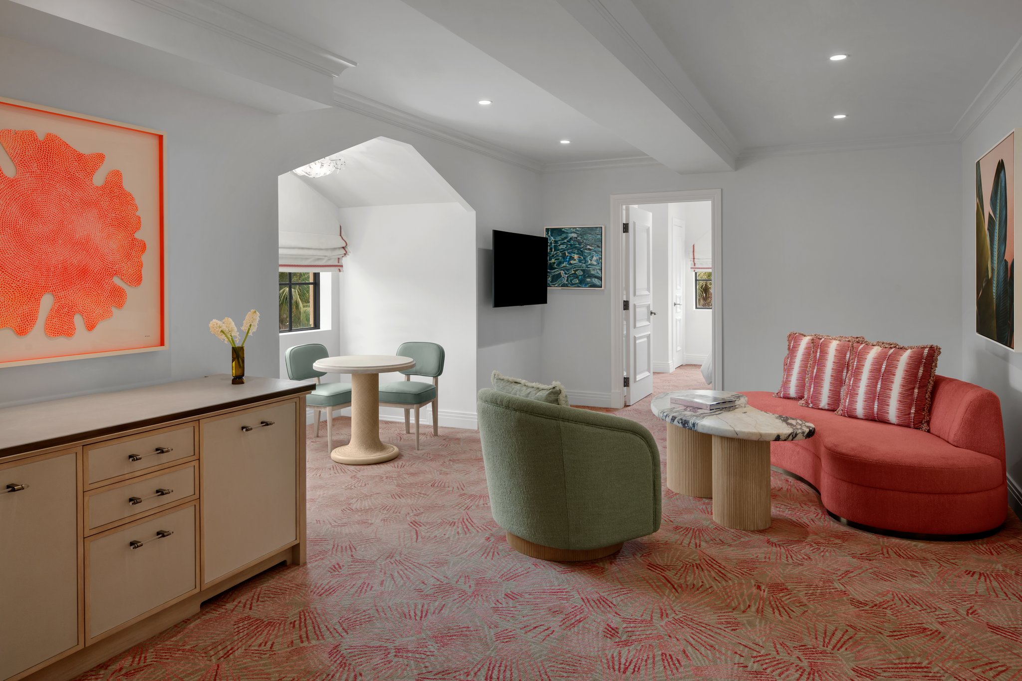 Junior_Suite_Living_Room_S