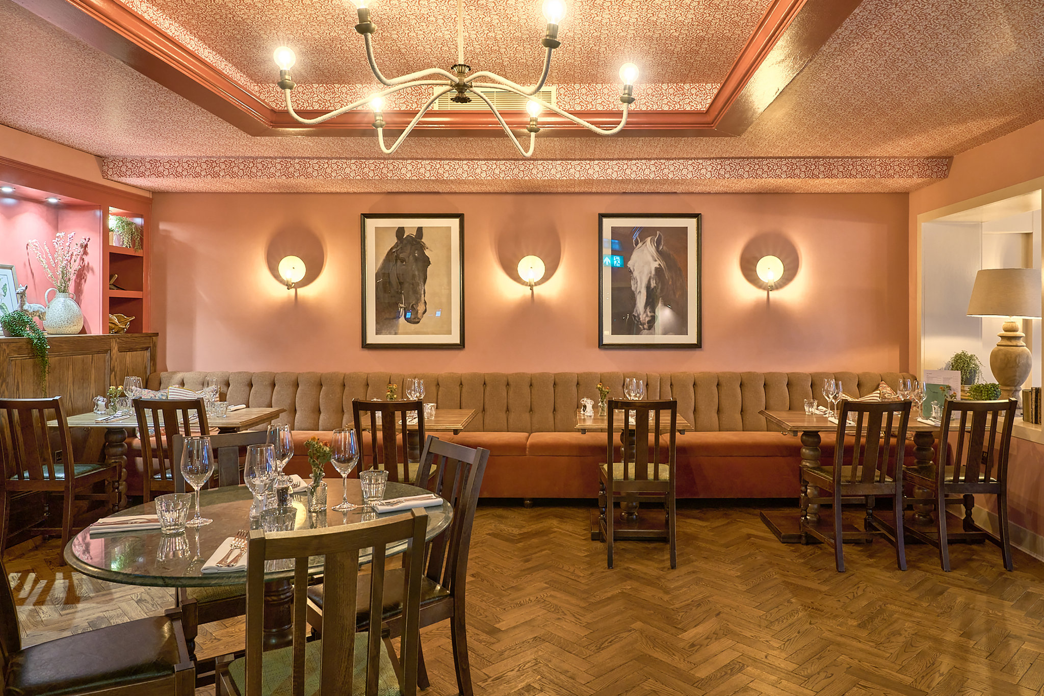 Bar_and_Restaurant13_S